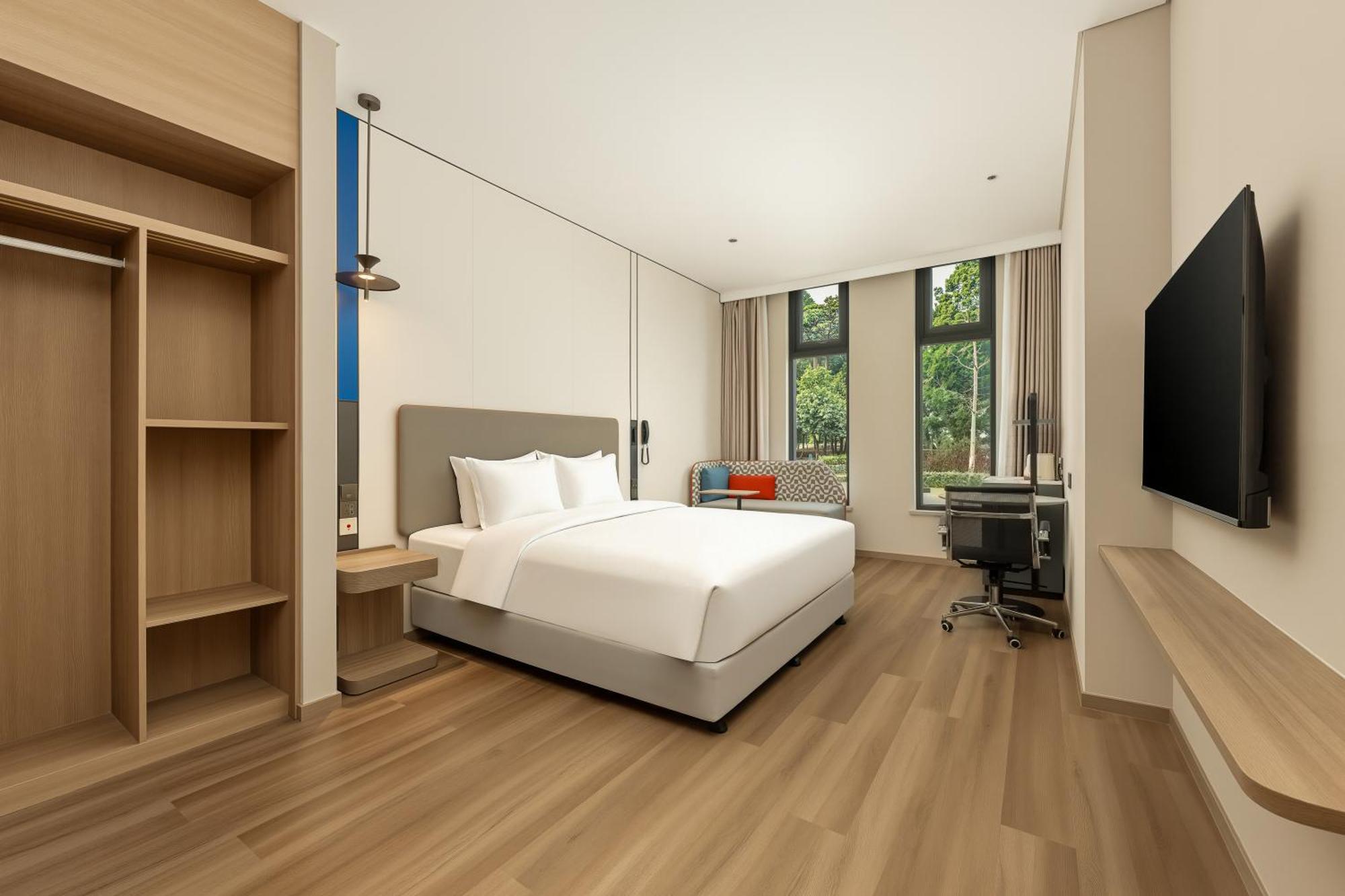 Standard Queen Room - Accessible