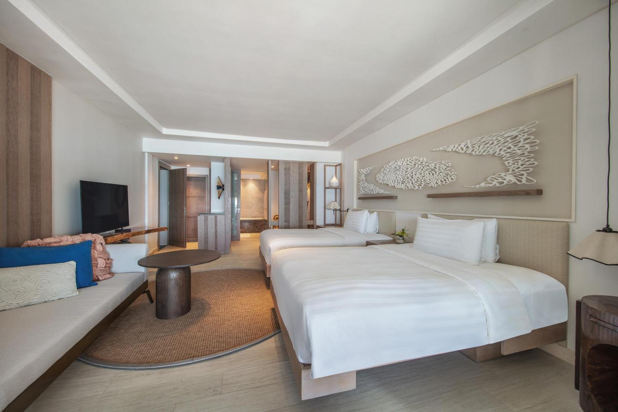 Hibiscus Family Ocean View Suite