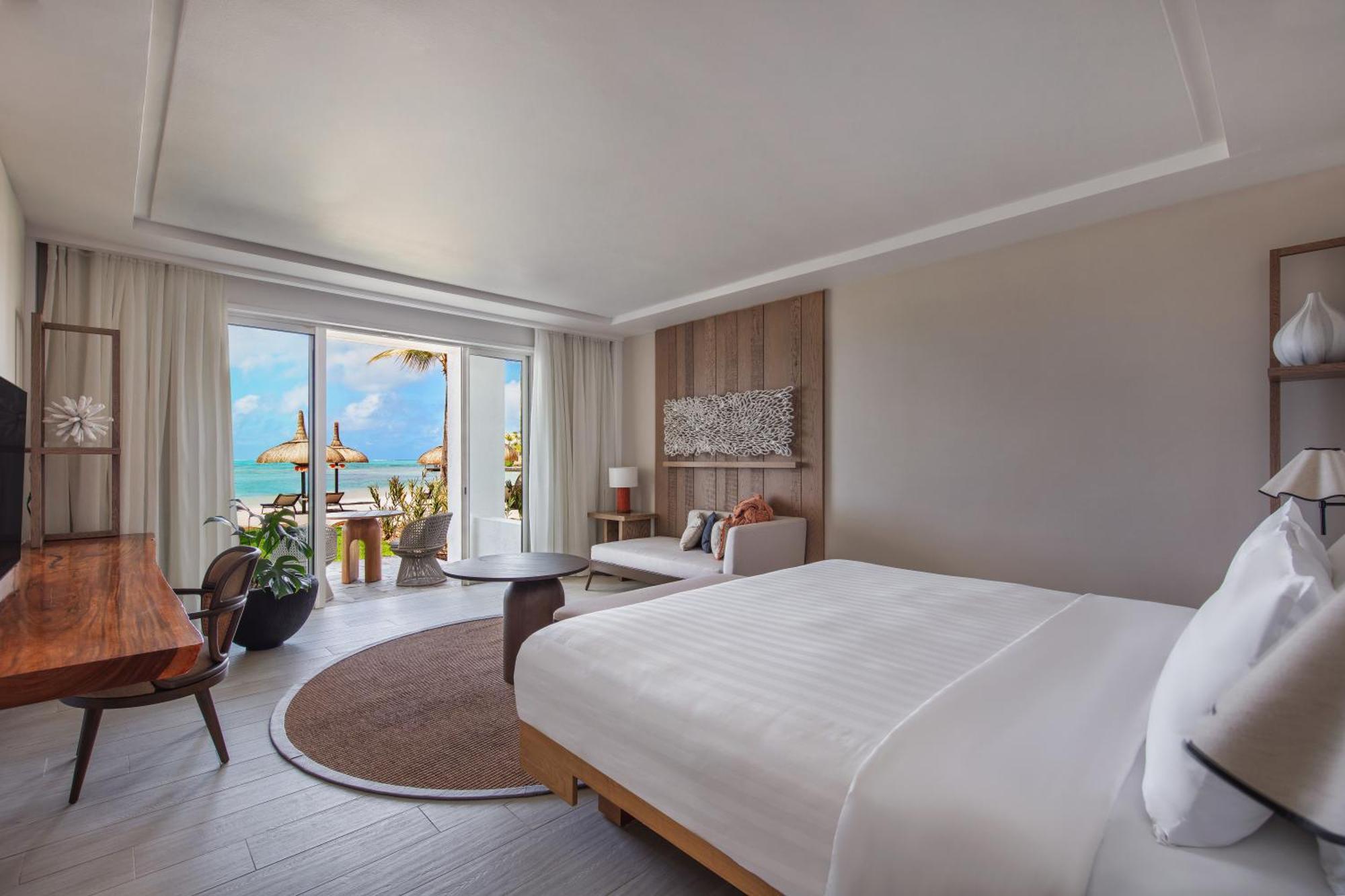 Hibiscus Signature Beachfront Suite