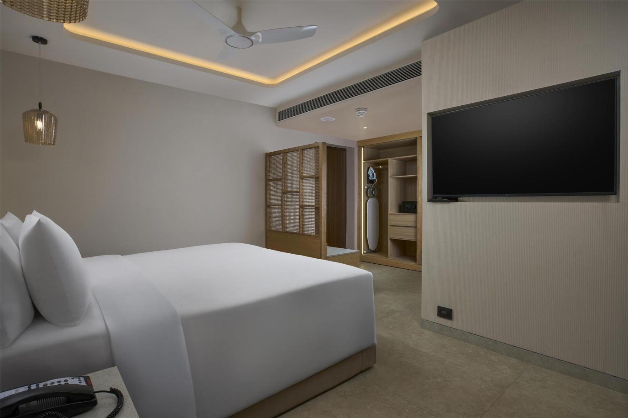 Executive Room  - Beer on arrival, Happy Hours (7-9 PM)  - - INR 500 Credit for Food & Soft Beverages per room per stay