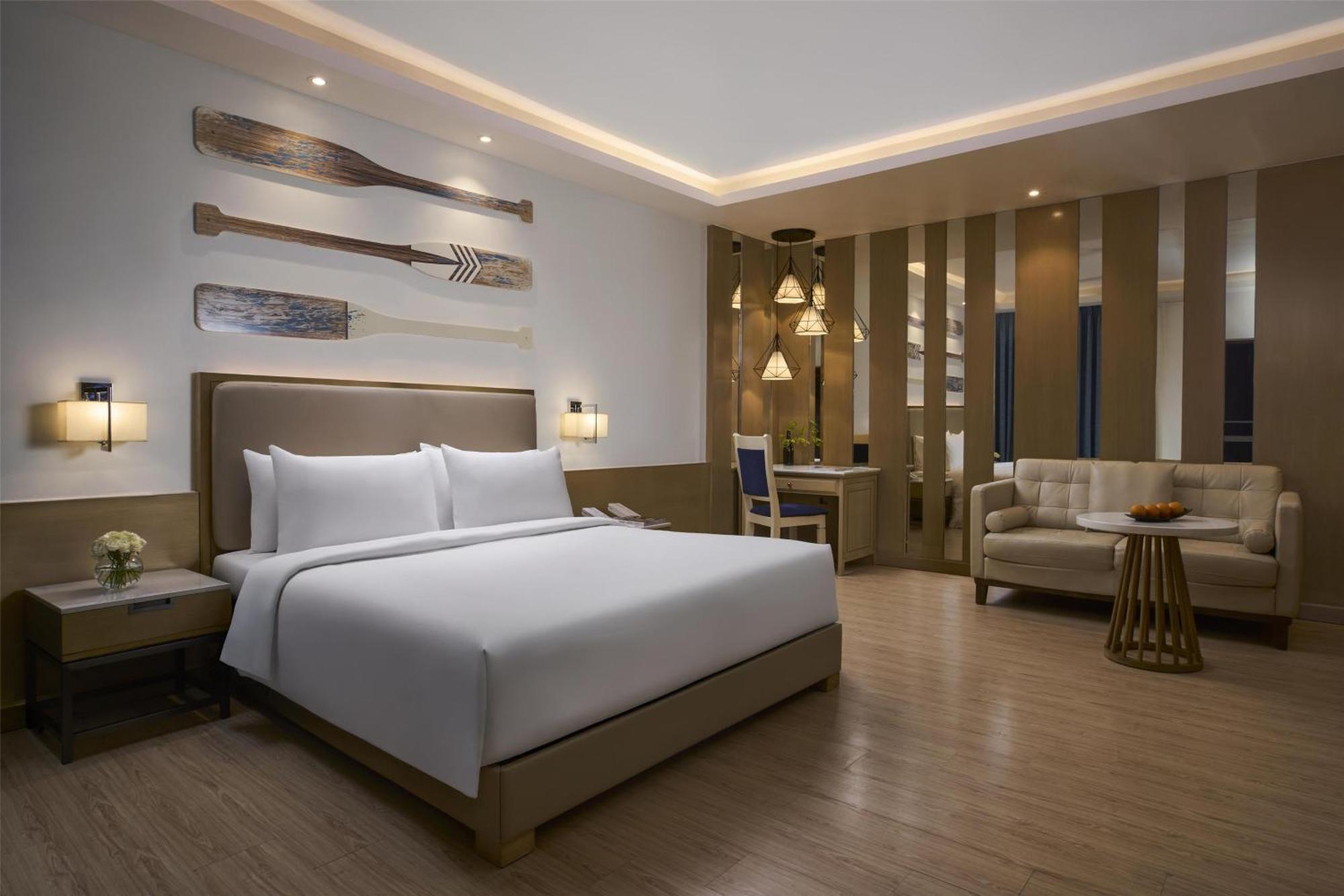 Junior Suite - Beer on arrival, Happy Hours (7-9 PM) - - INR 500 Credit for Food & Soft Beverages per room per stay