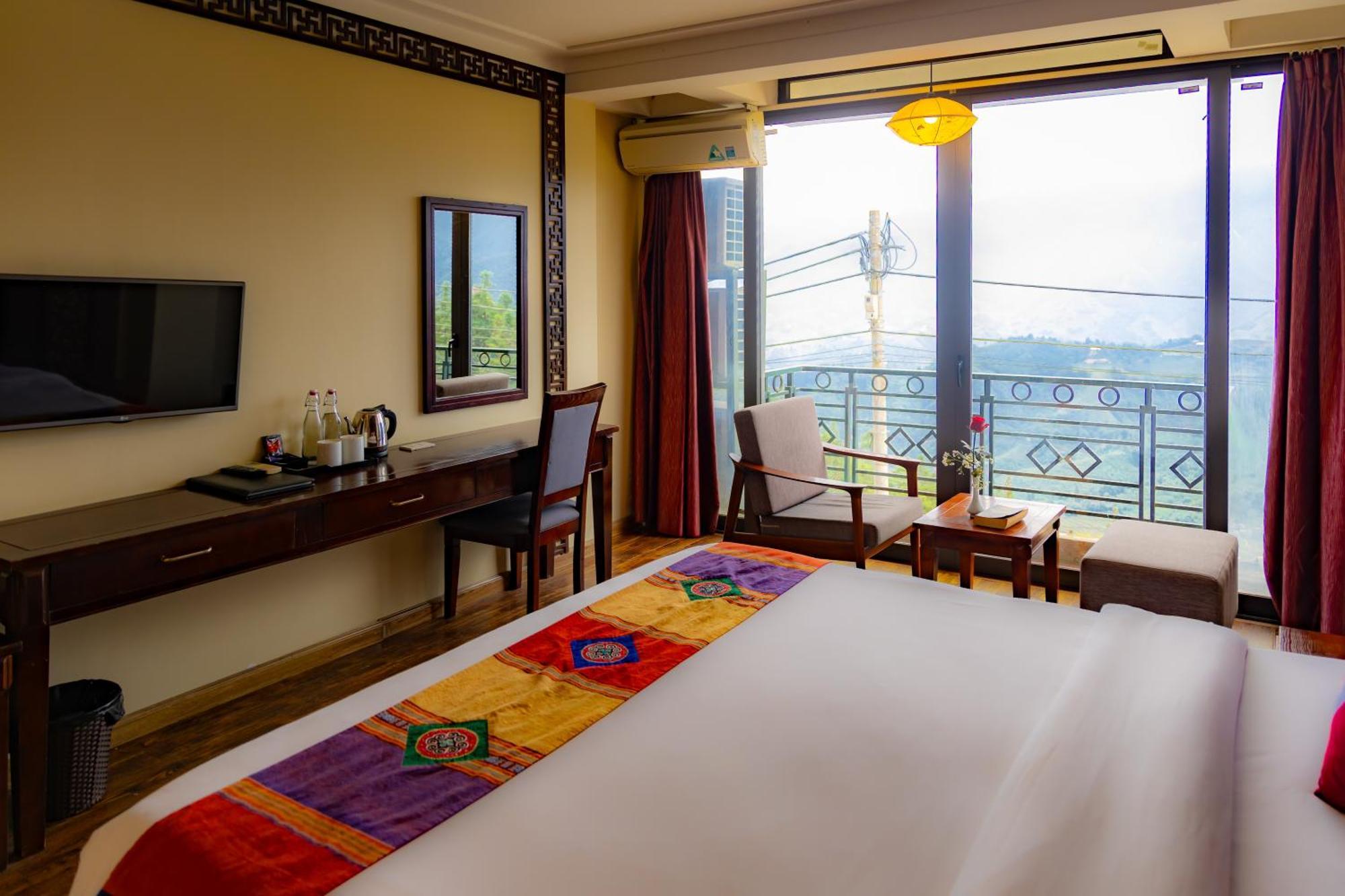 King Room with Mountain View