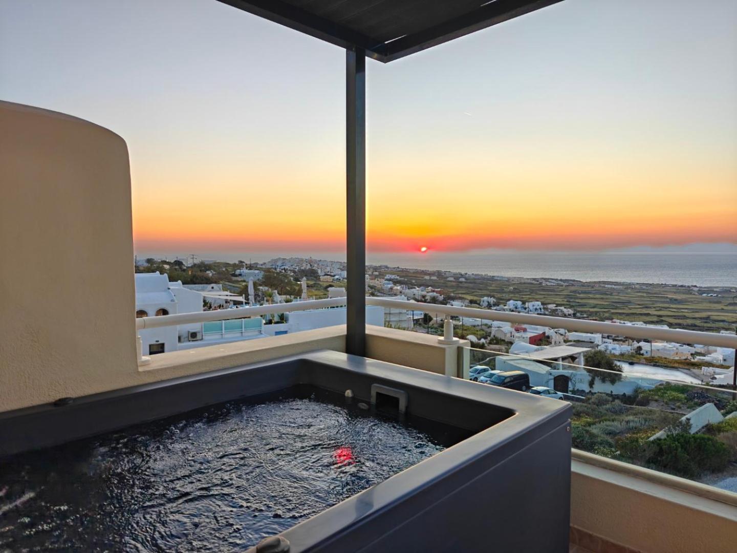 Deluxe Suite with Spa Bath