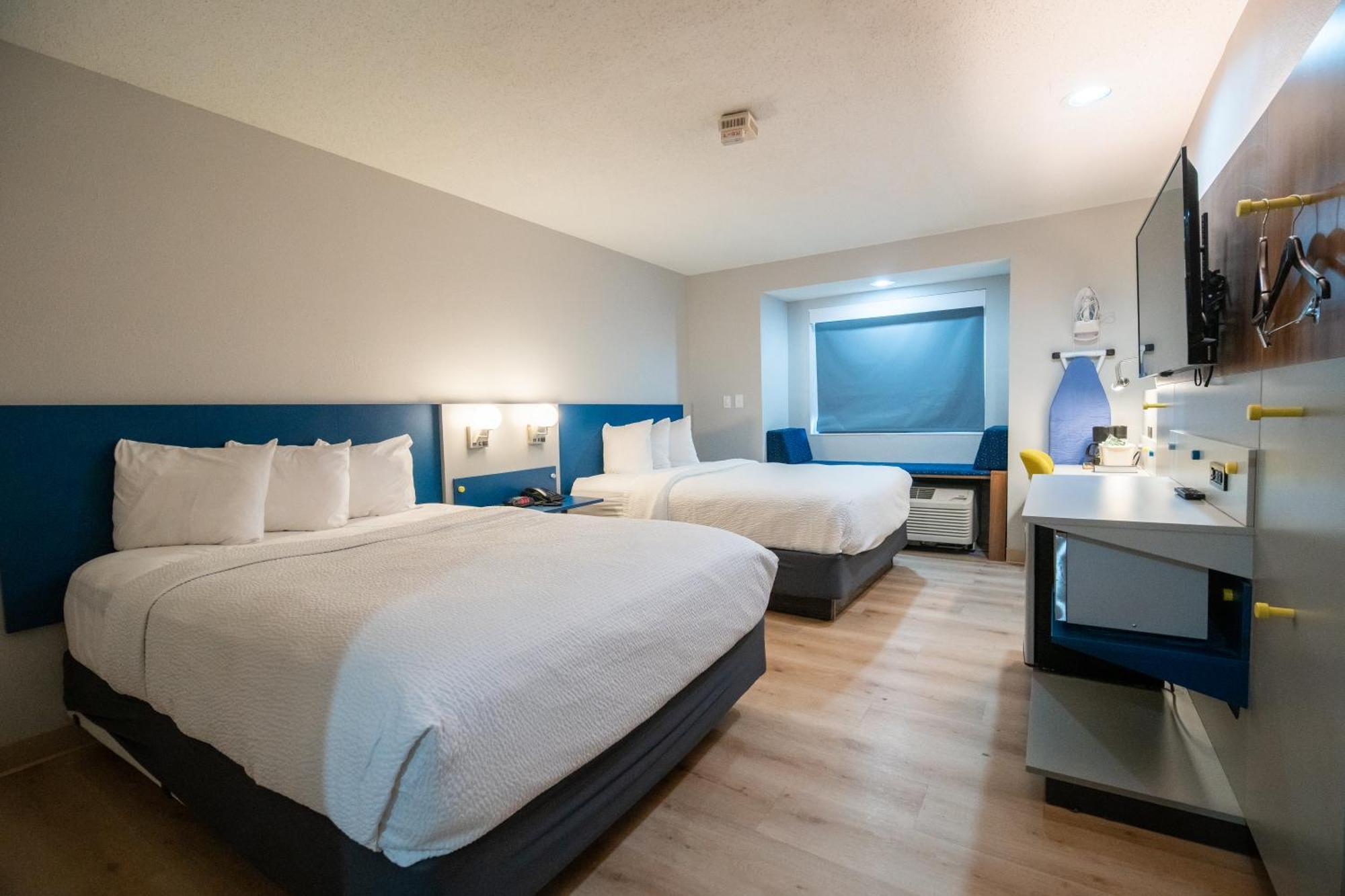 Queen Room with Two Queen Beds - Disability Access/Non-Smoking