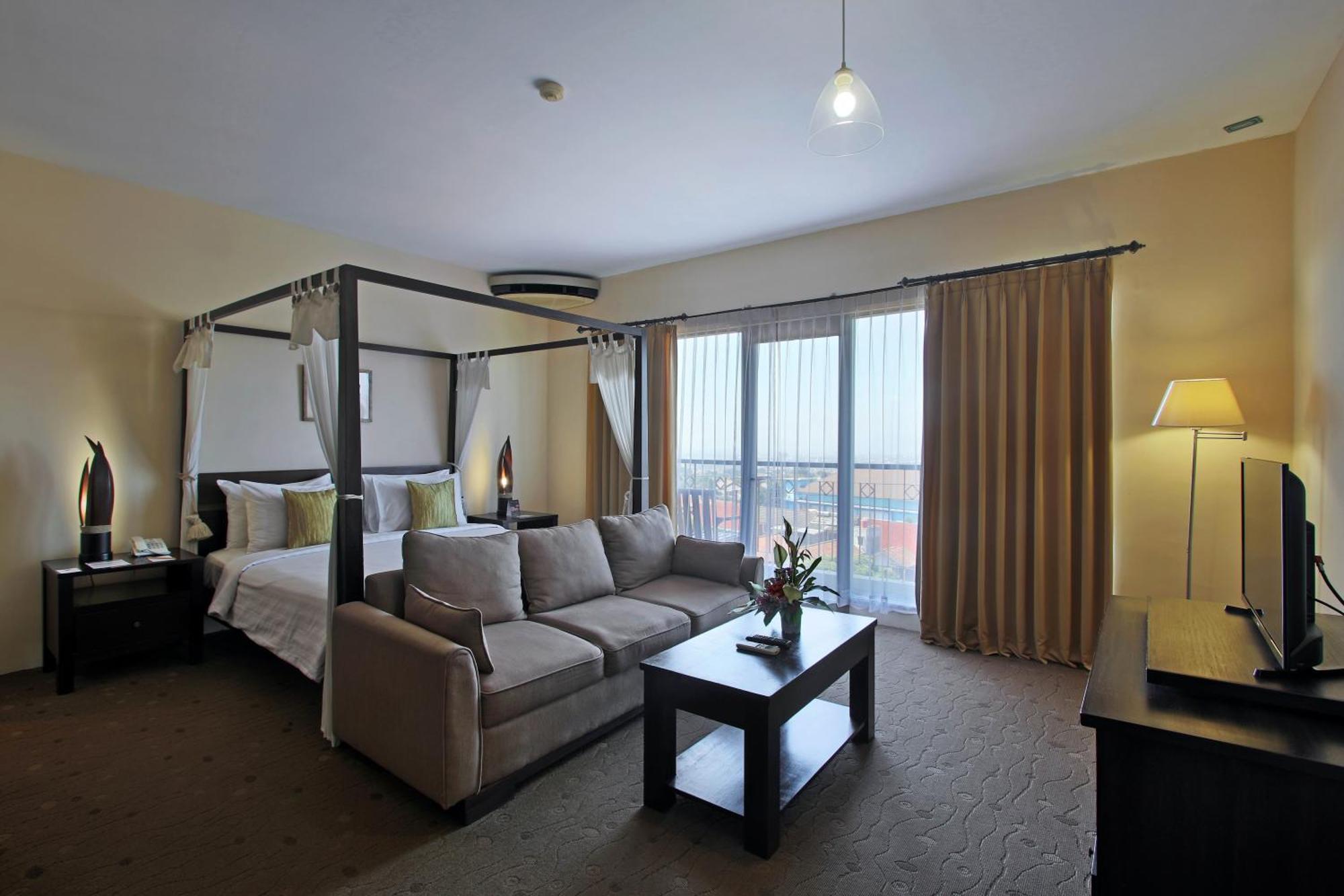 Junior Suite Village View