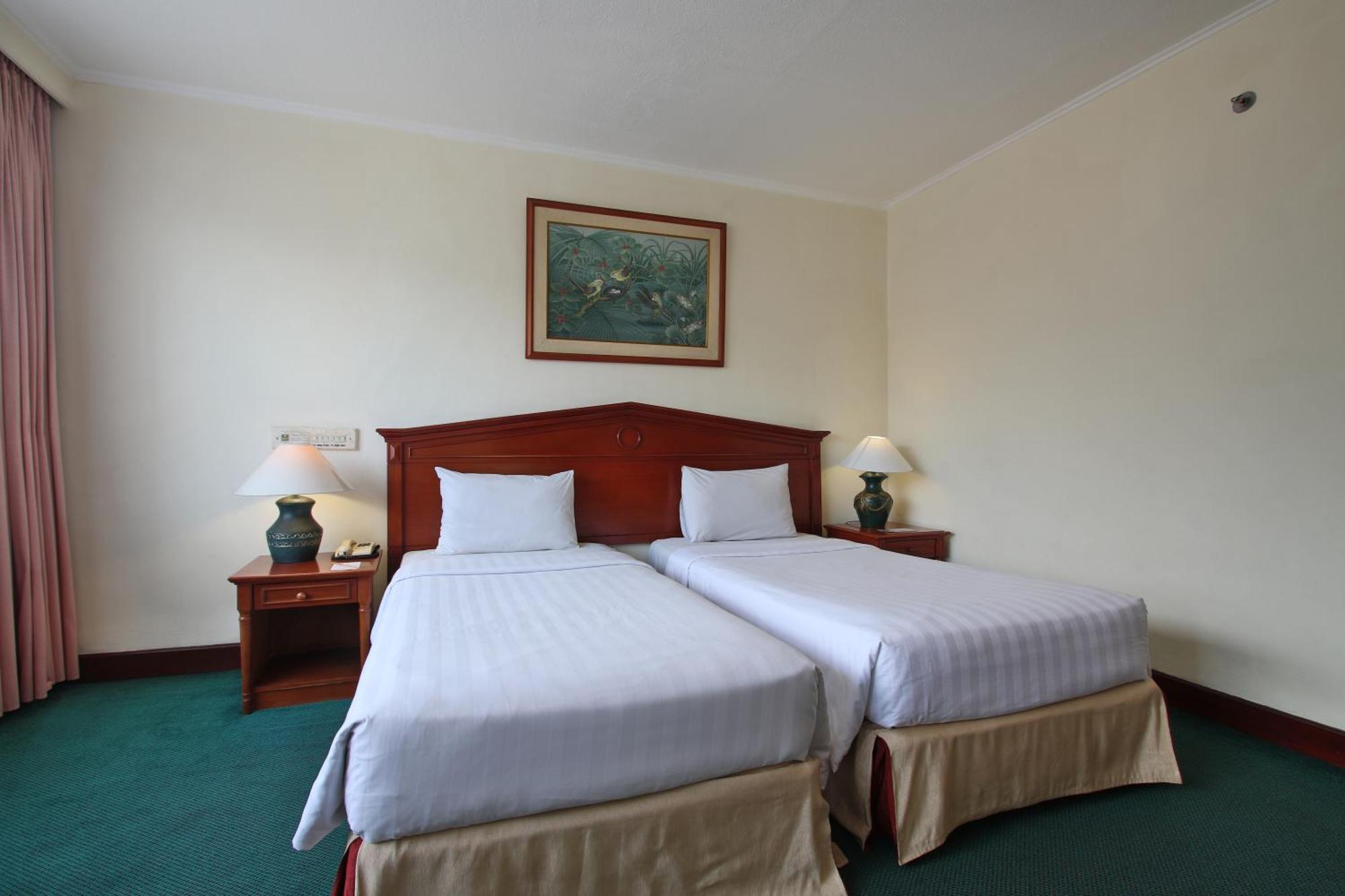 Deluxe Room Twin Bed