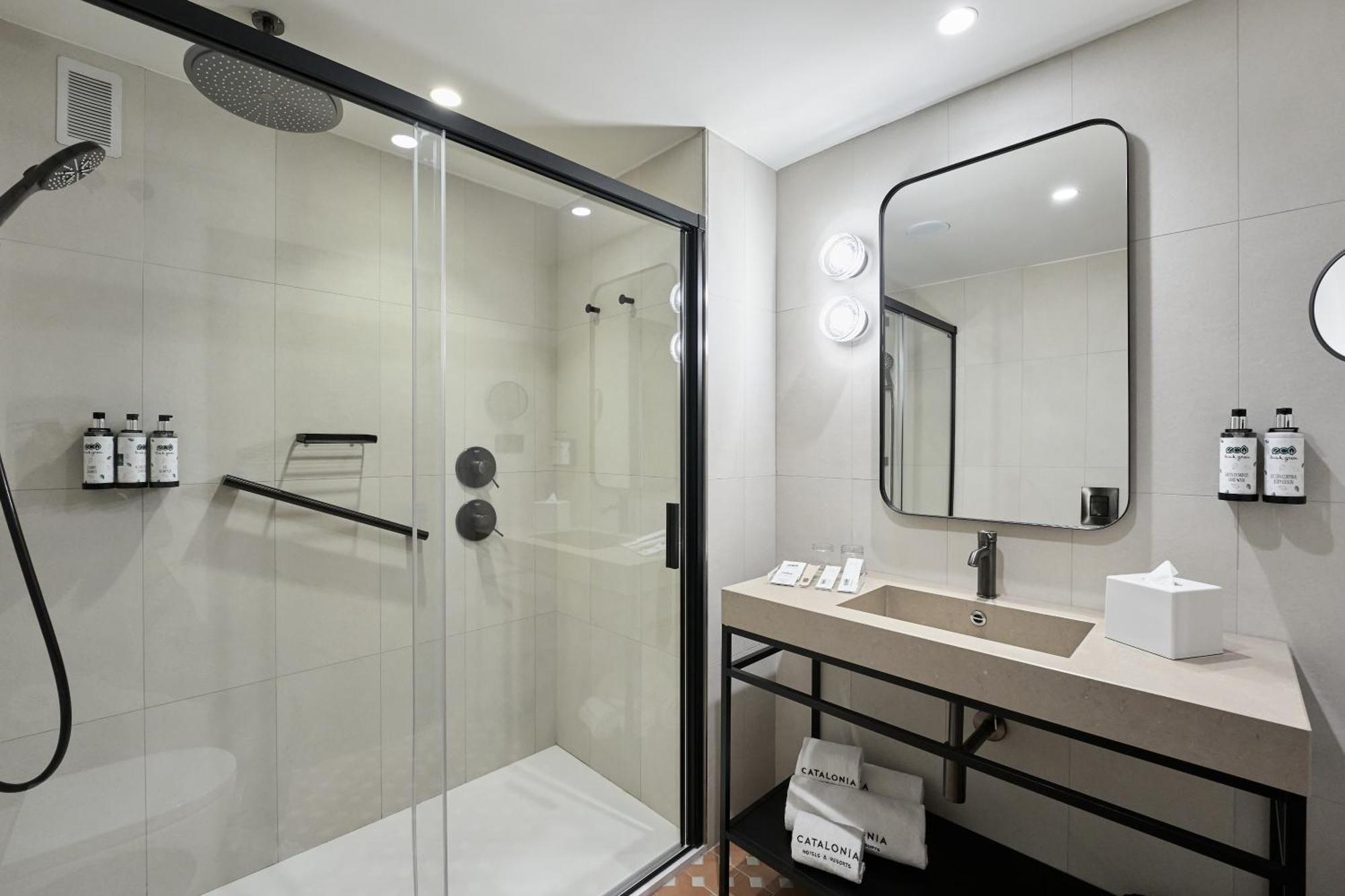 Deluxe Double Room with Balcony and Sea View