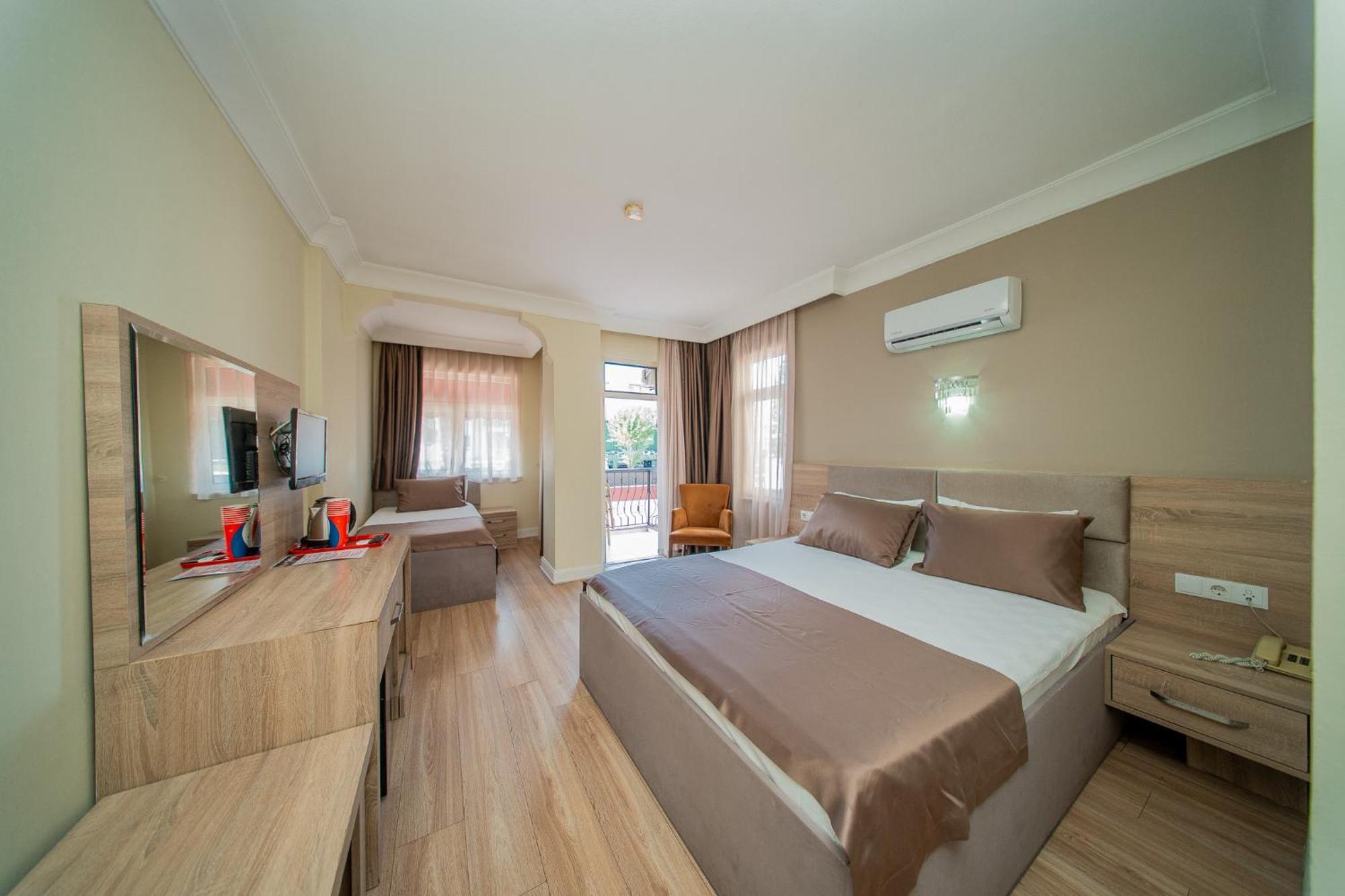 Triple Room