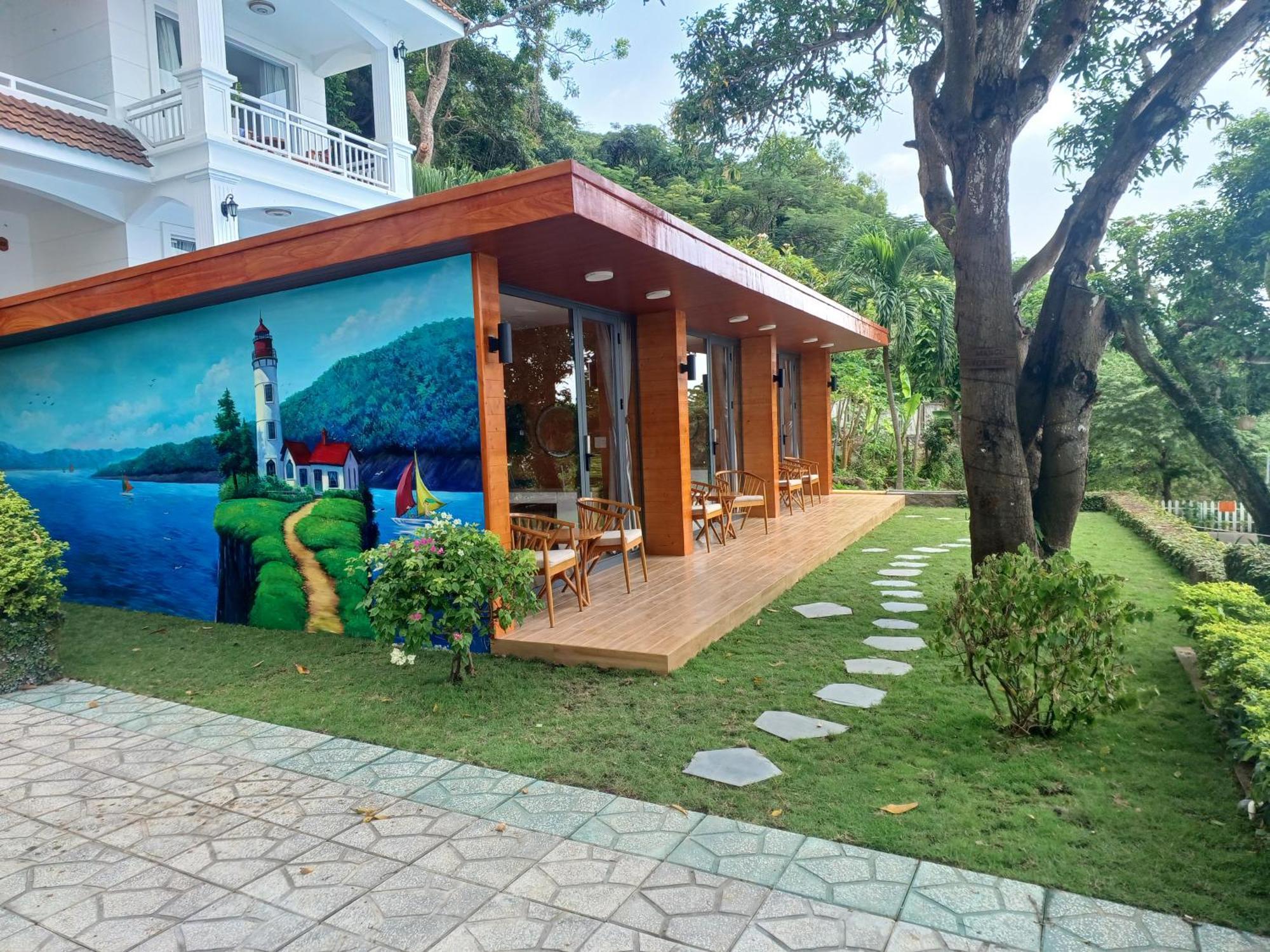 Bungalow with Sea View