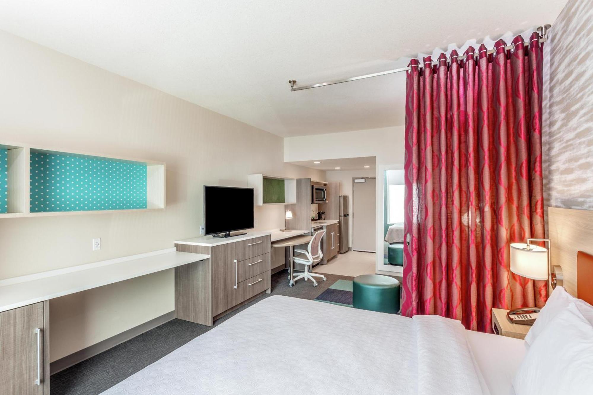 King Studio Suite - Non-Smoking