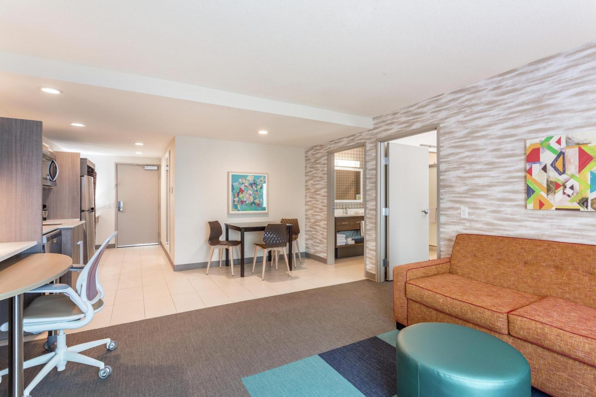 One-Bedroom King Suite - Non-Smoking