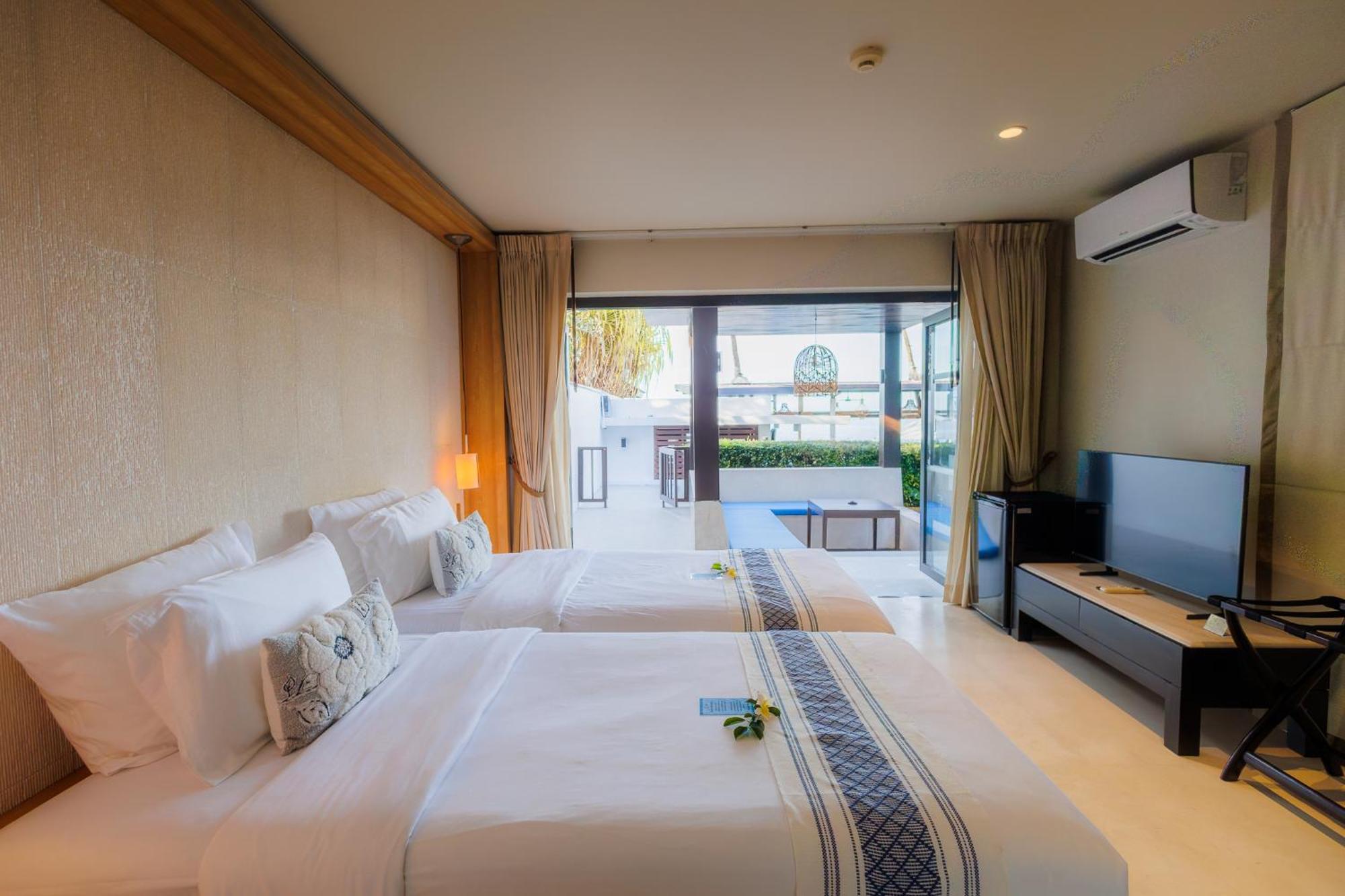 Three Bedroom Suite Pool Villa Sea View with free mini-bar