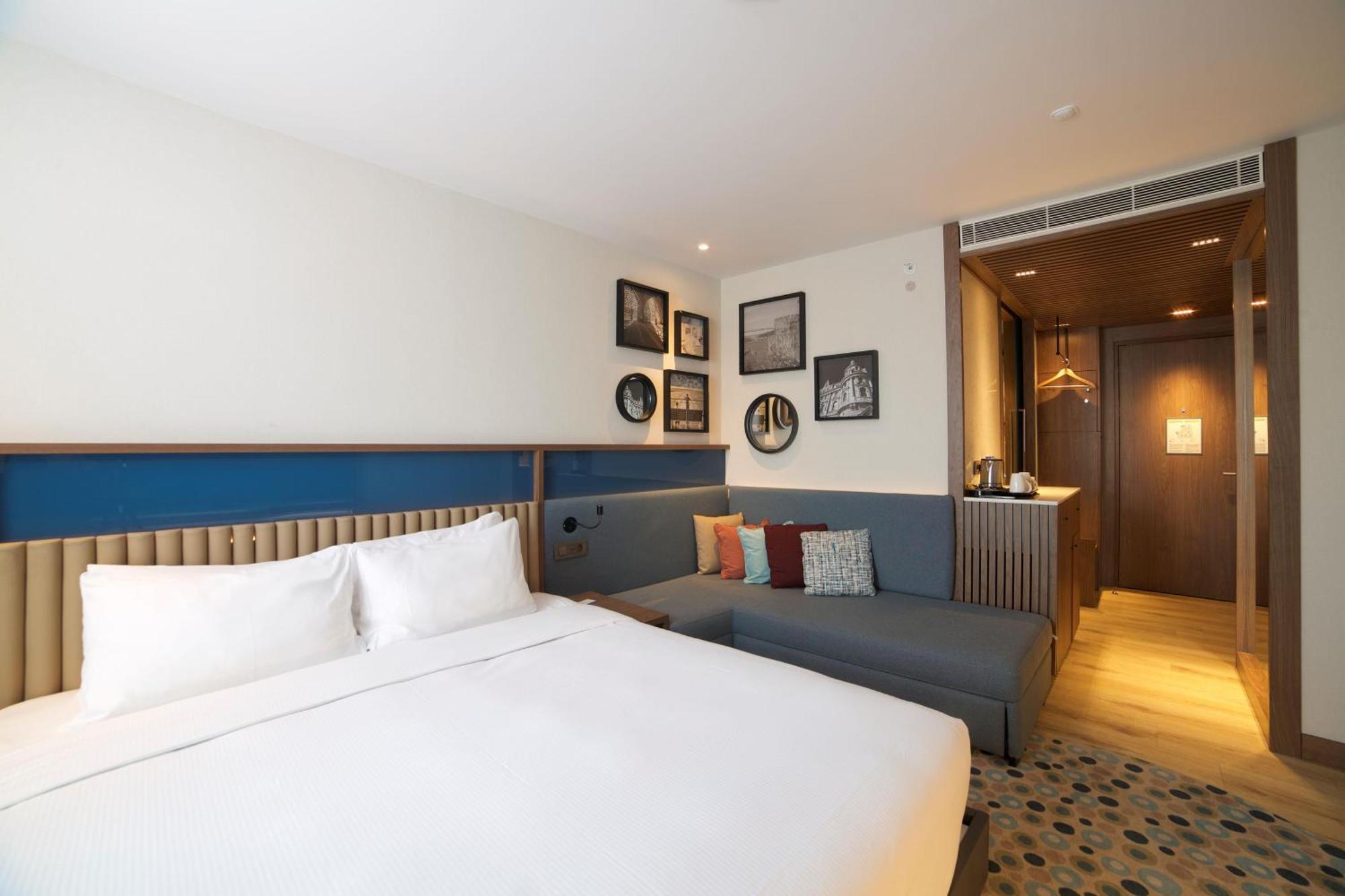 King Room with Sofa Bed