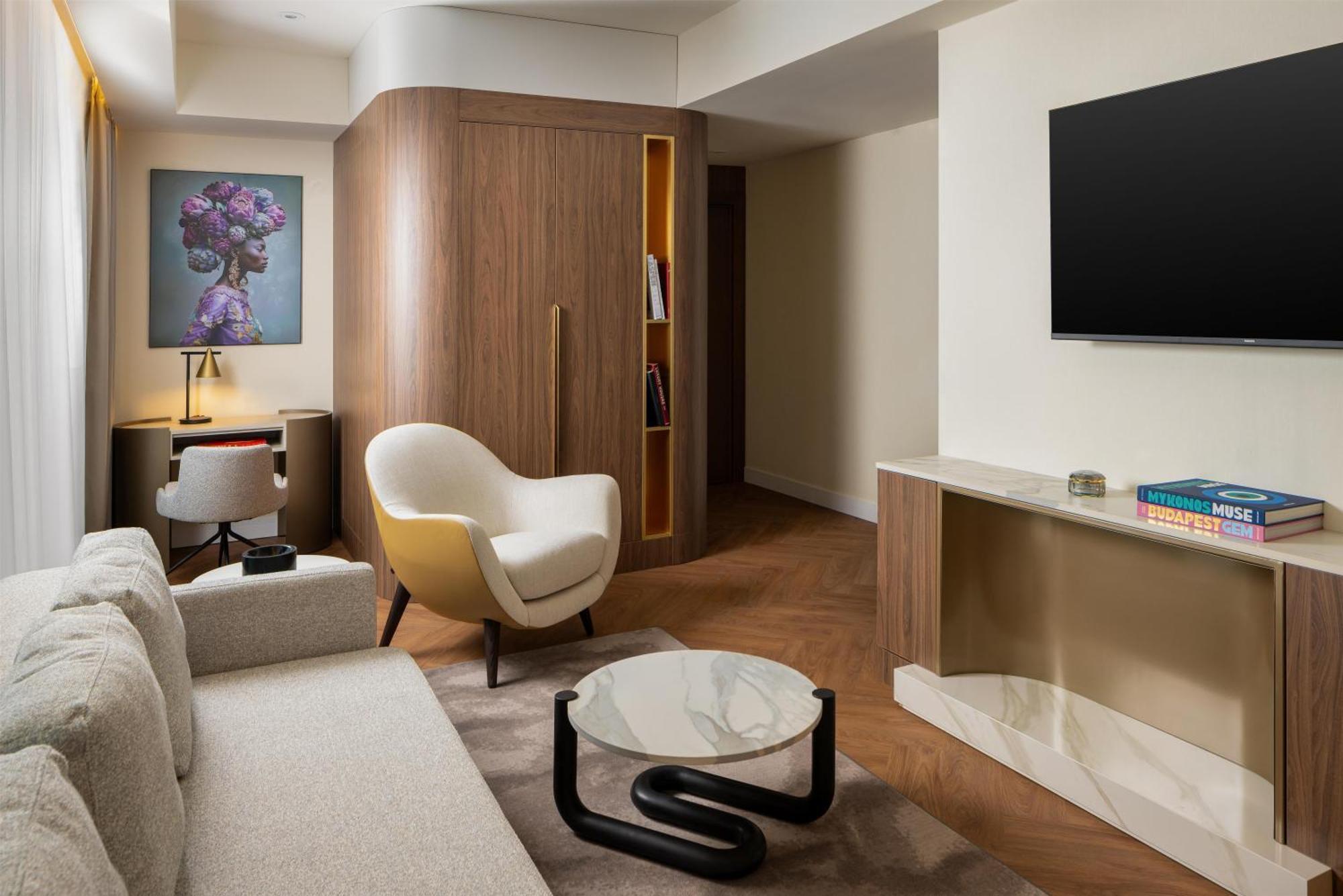 One-Bedroom Suite with Balcony