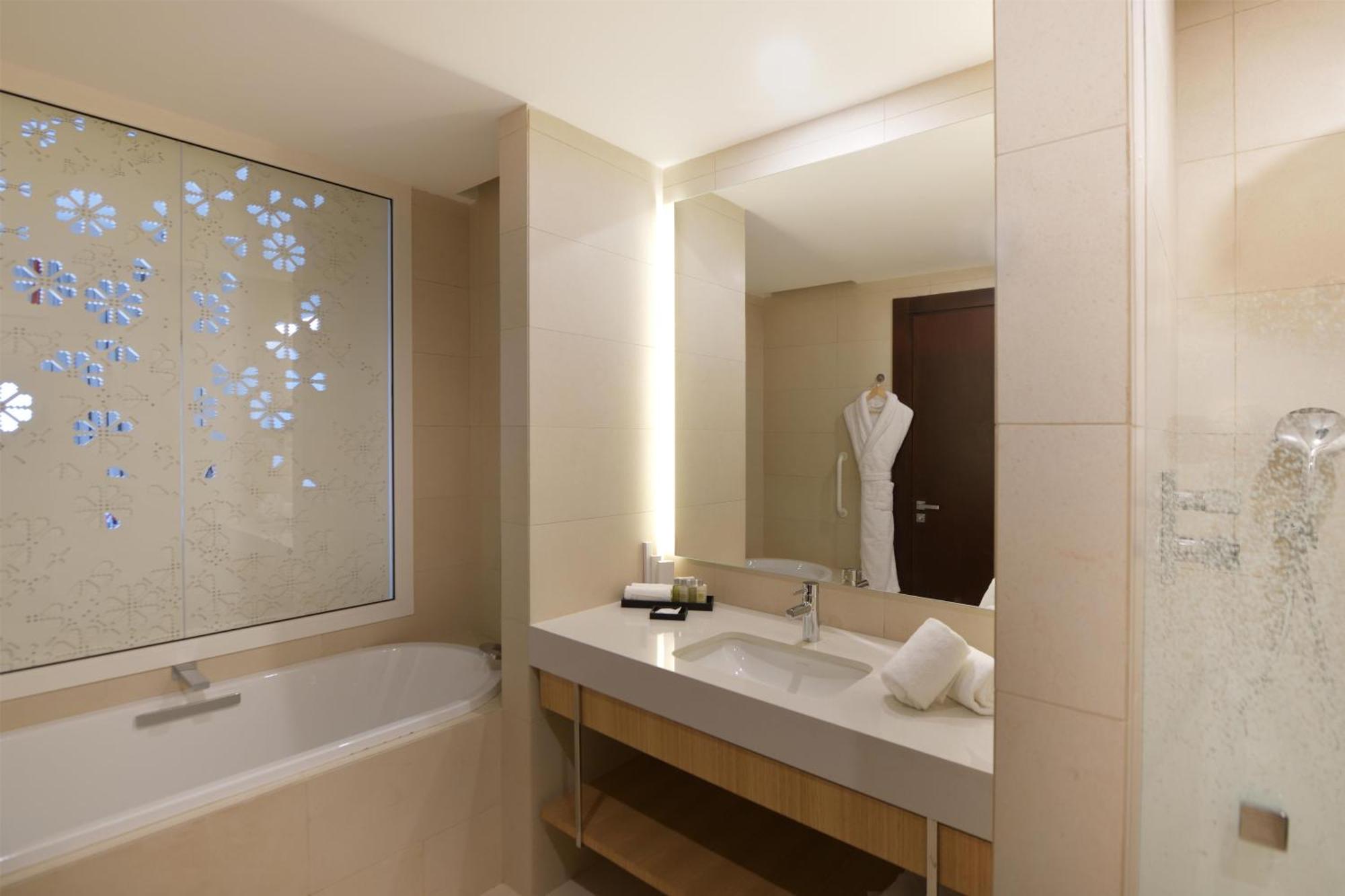 Deluxe King Room with Ocean View