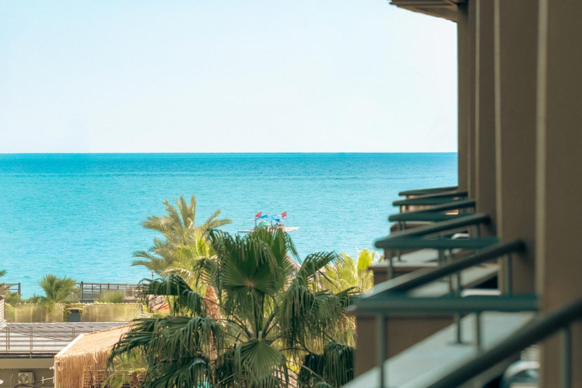Double or Twin Room with Partial Sea View