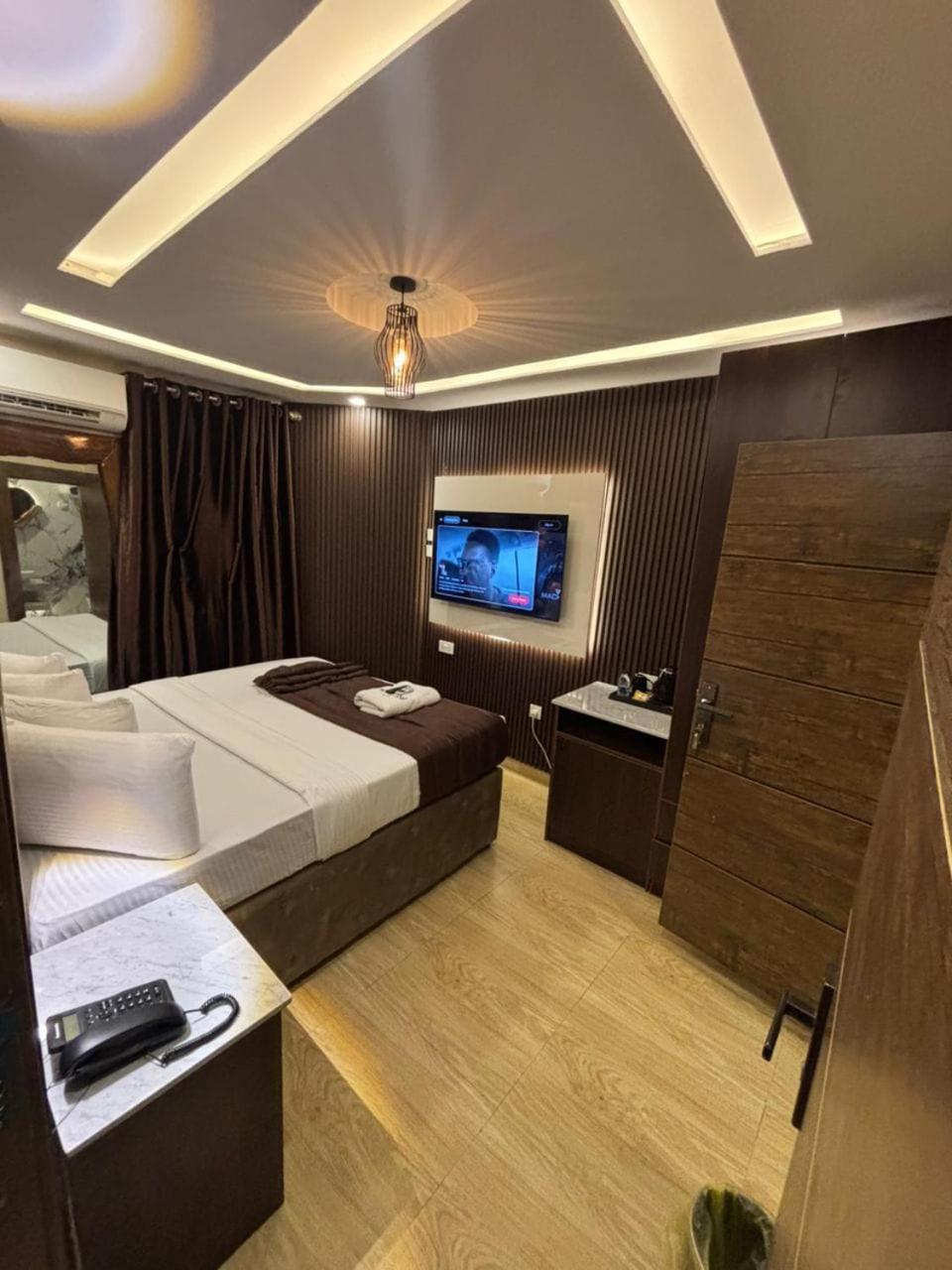 Superior King Room