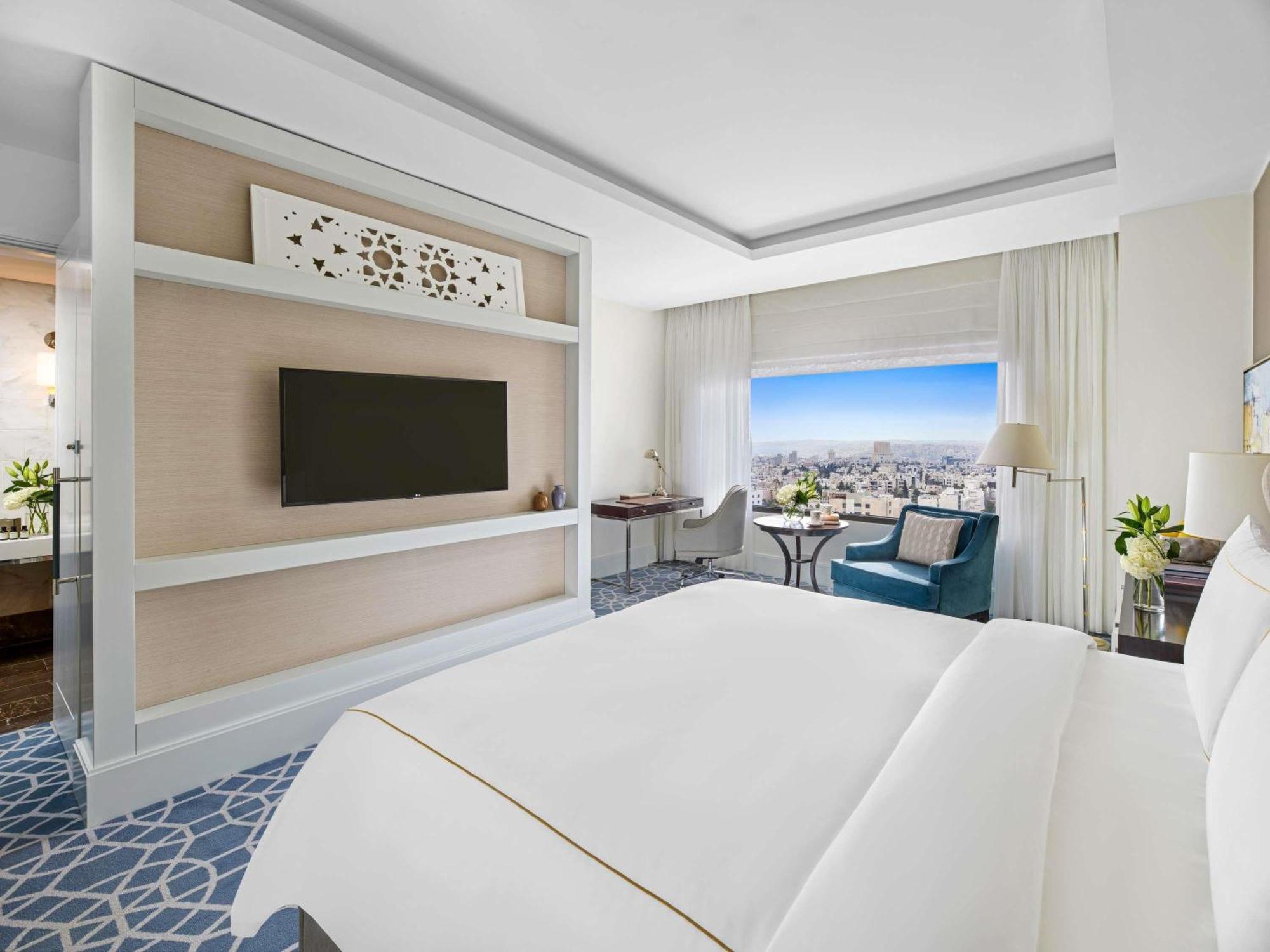 Fairmont King Room - Mobility Access/Non-Smoking