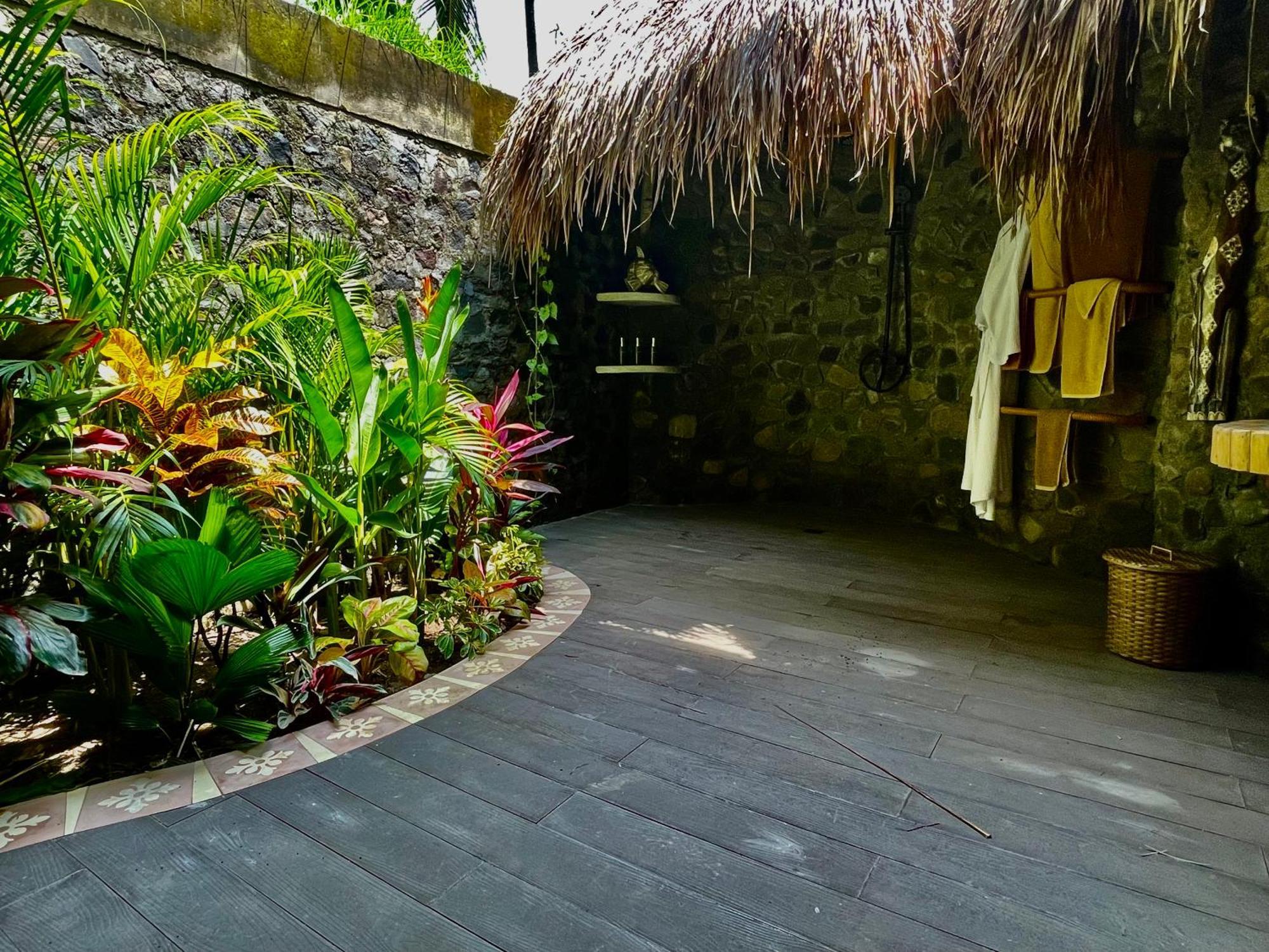 Villa - Beach Front
