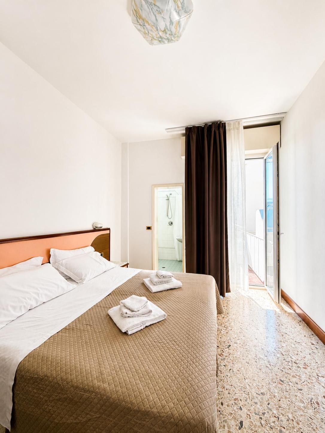 Double or Twin Room with Side Sea View