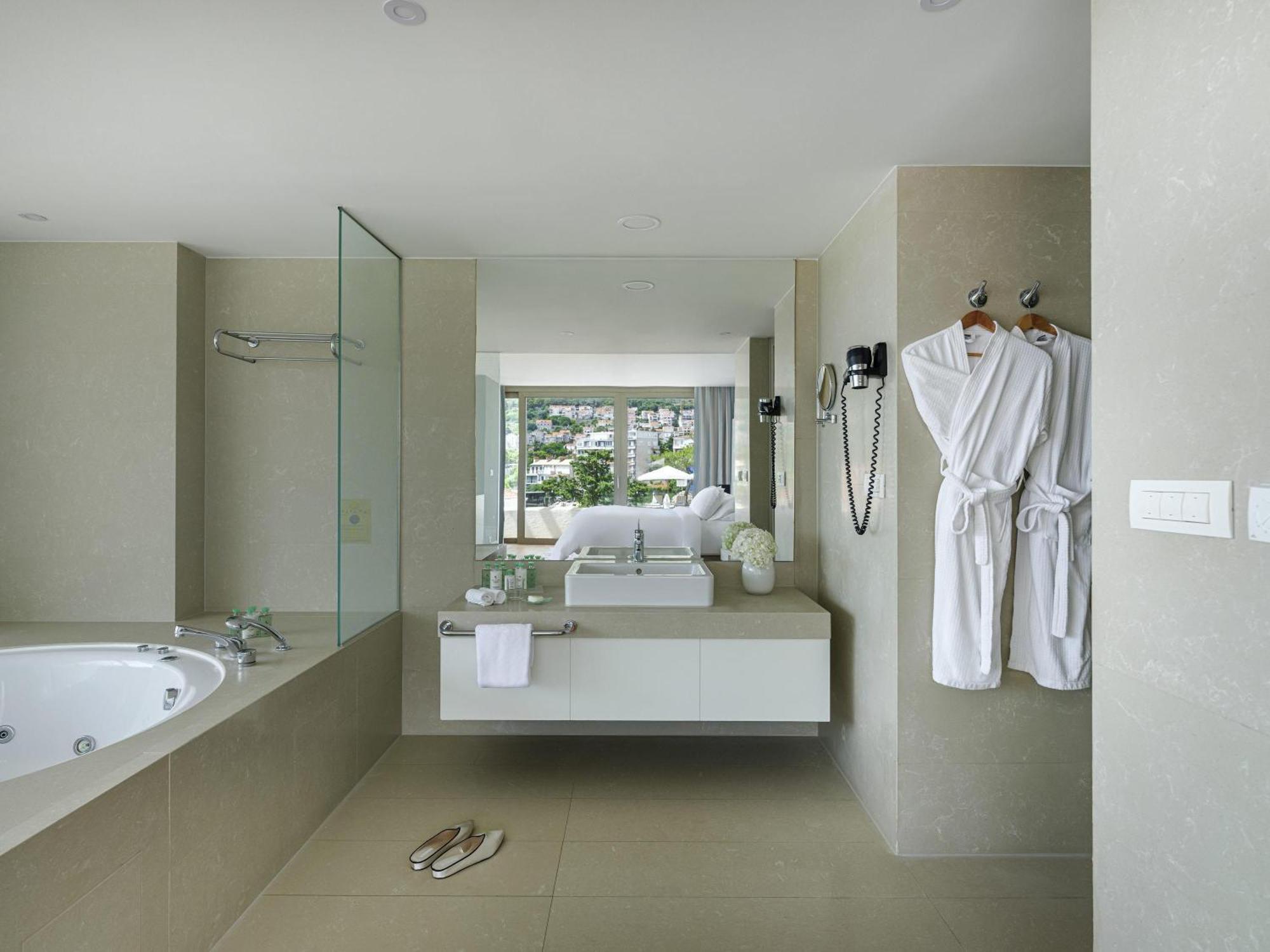 Executive Suite with Sea View