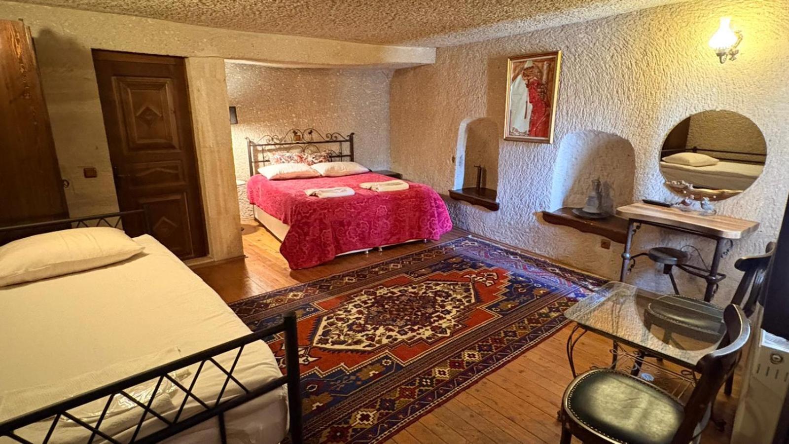 Triple Cave Deluxe Room