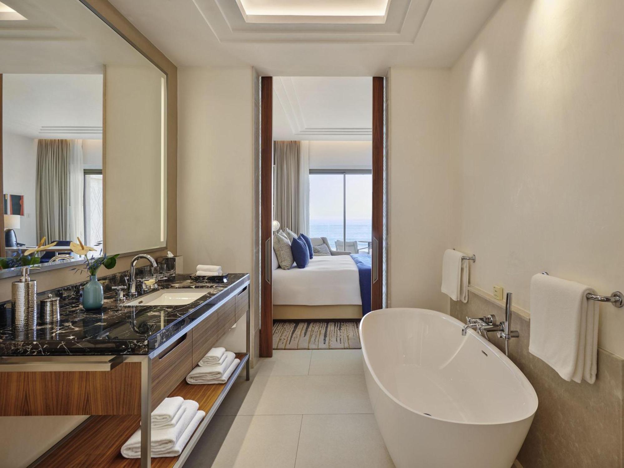 Deluxe King Room with Ocean View