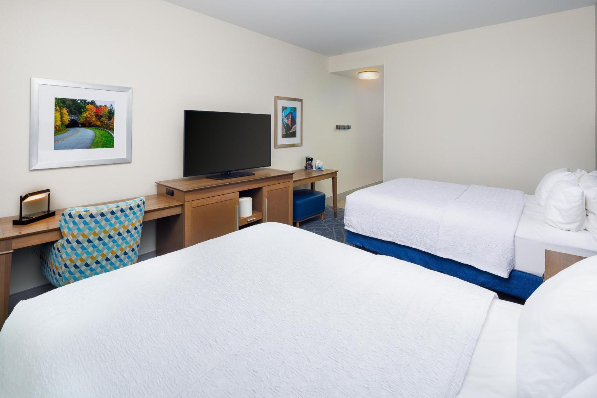 Queen Room with Two Queen Beds - Non-Smoking