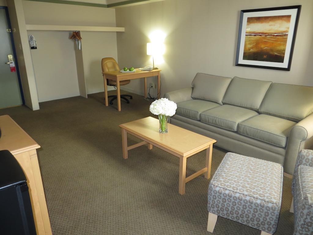 Parlor King Suite with Sofa