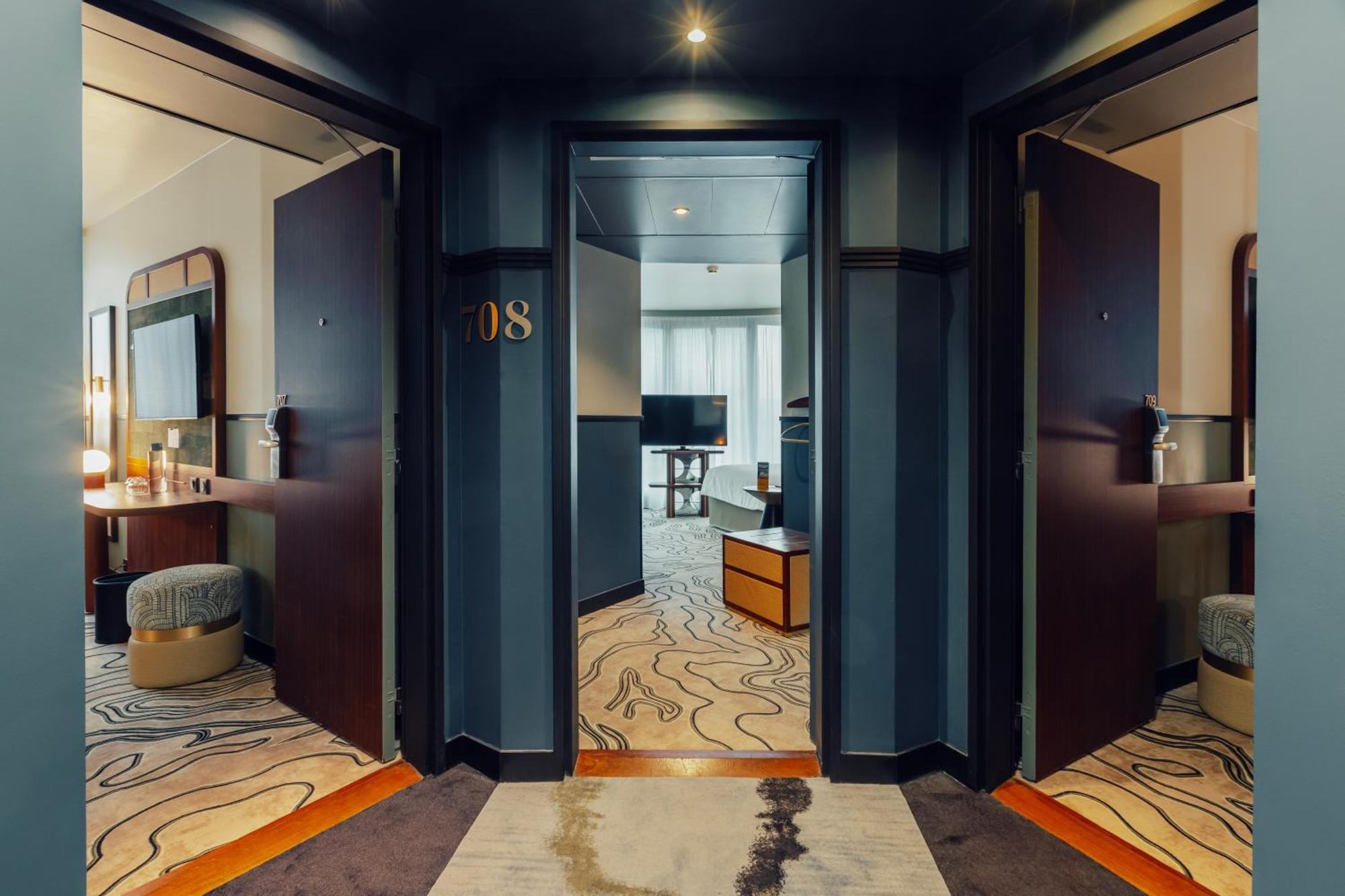 Three-Bedroom Corner Suite