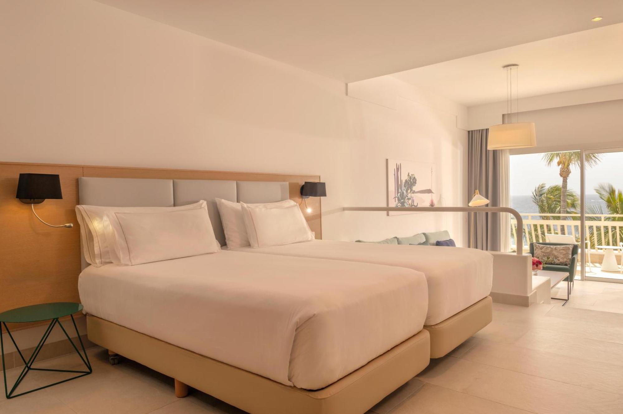 Open Suite High Floor (3 Adults)