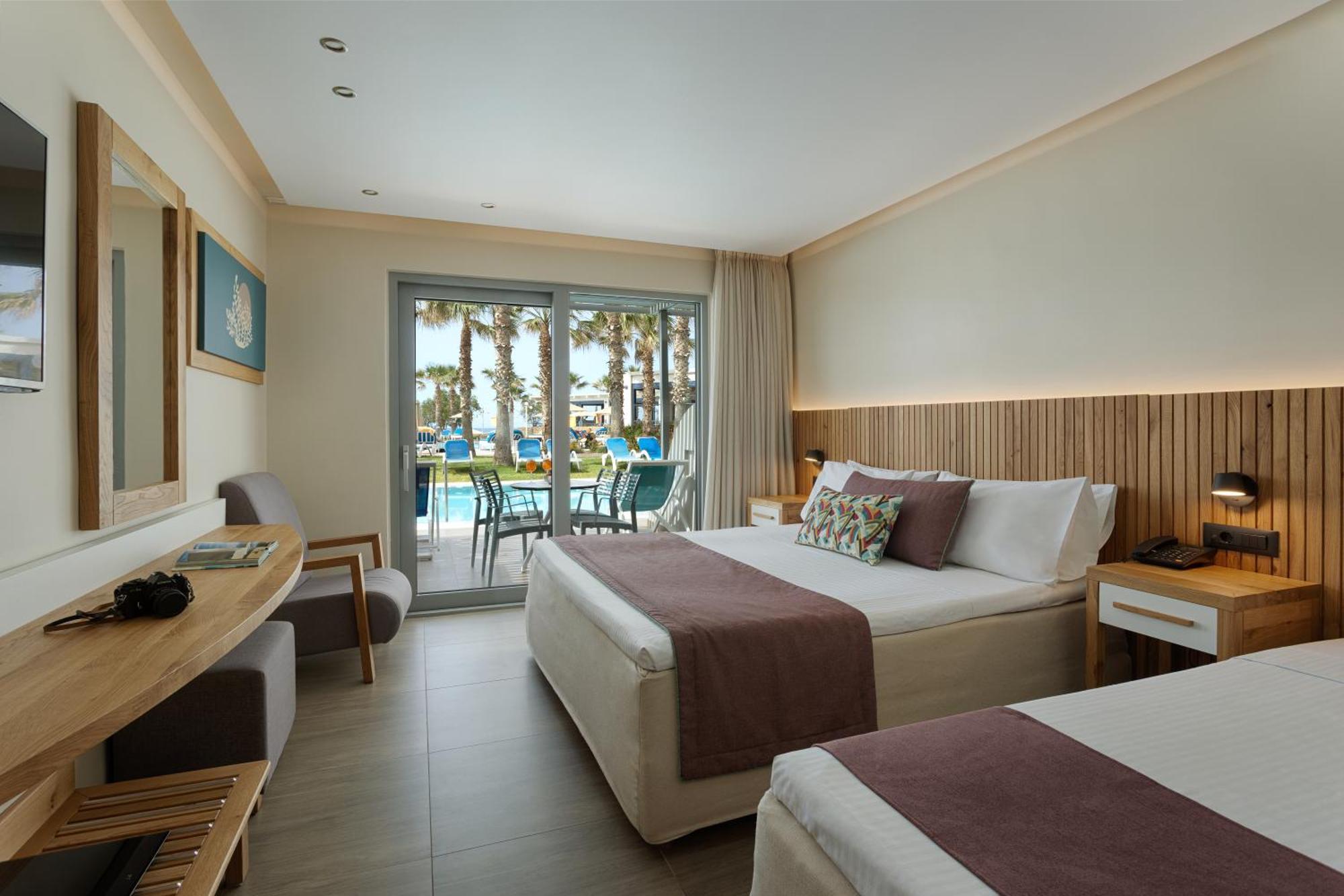Suite with Sharing Pool - Sea View