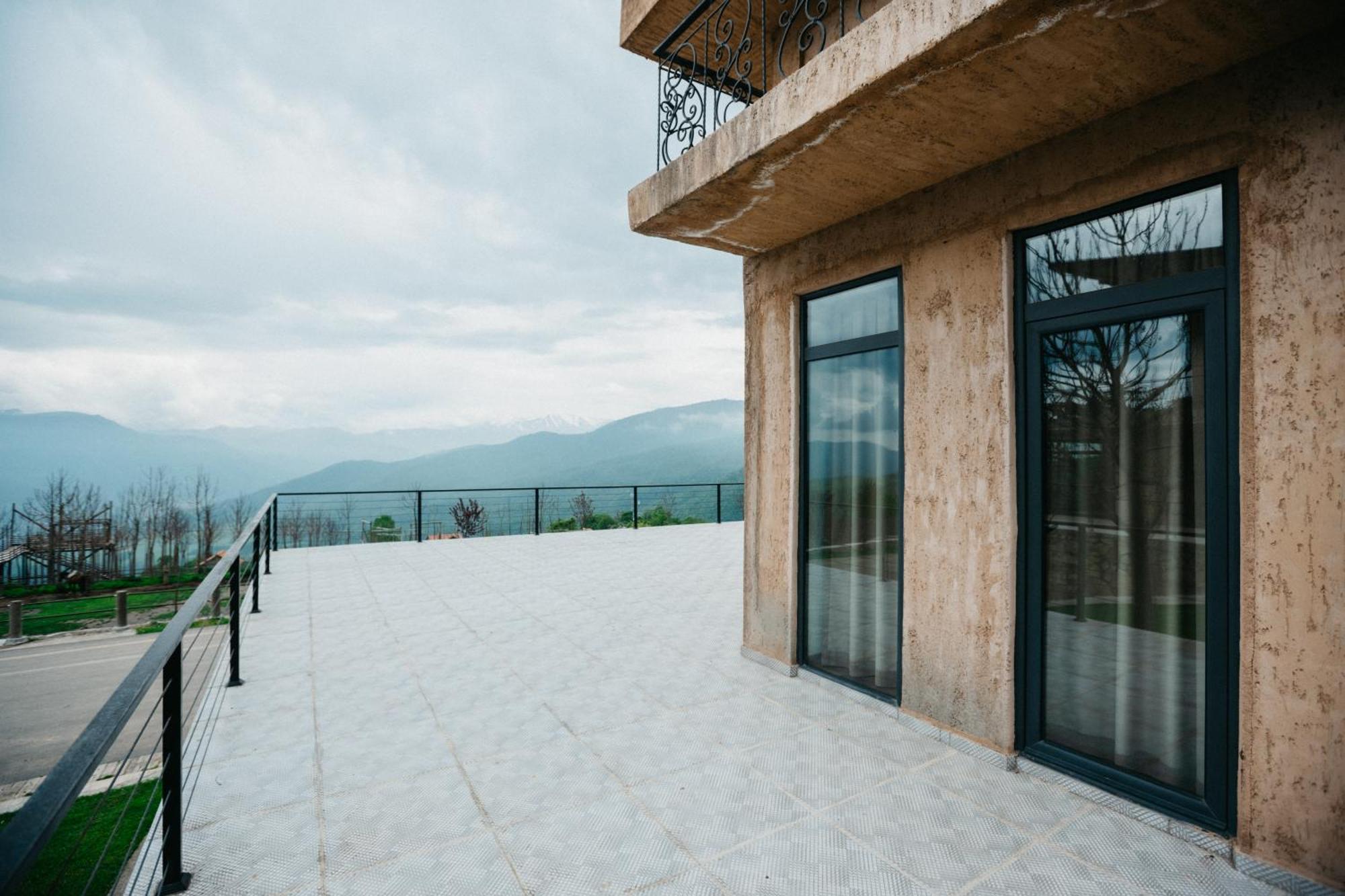 Junior Suite with Mountain View