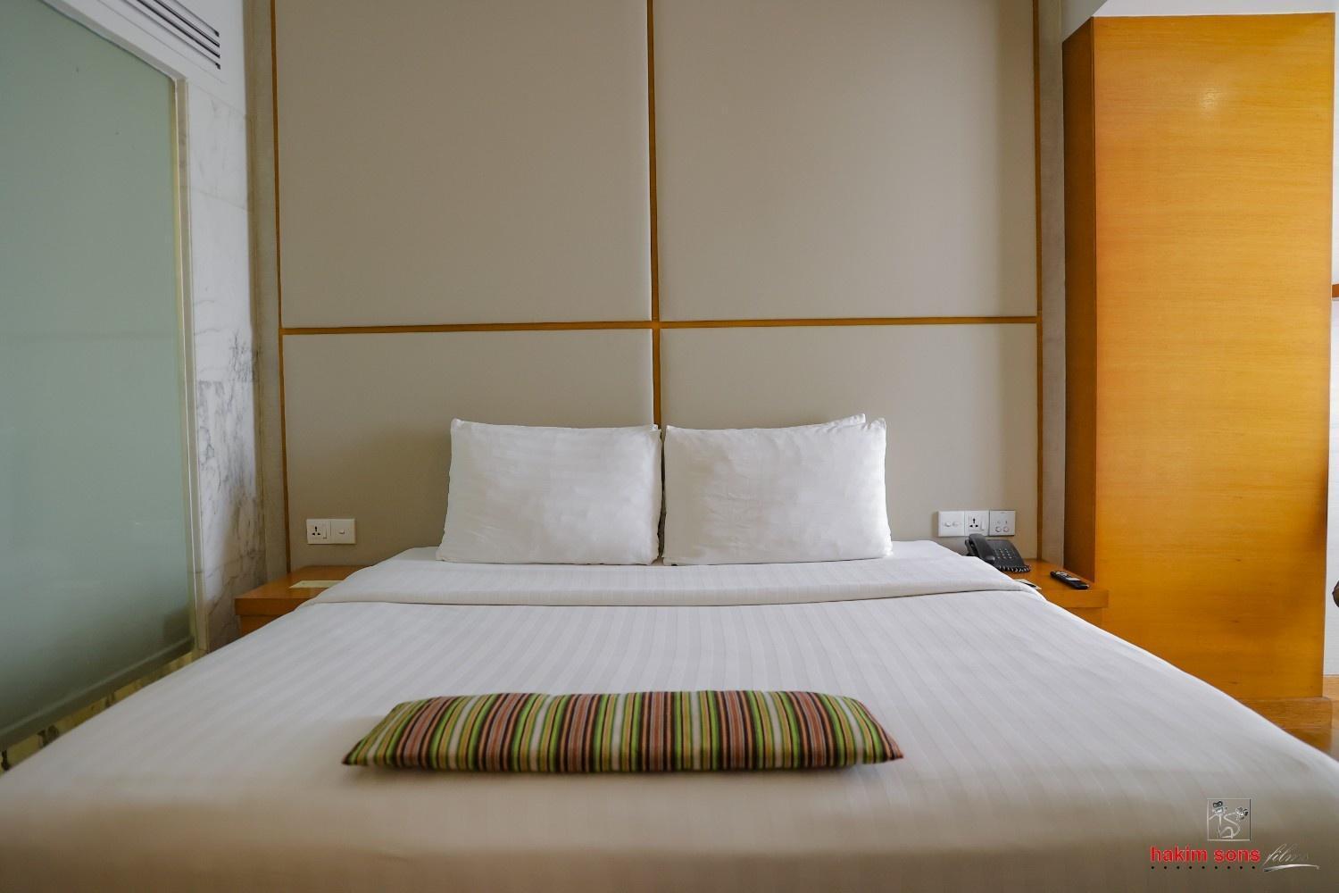 Avari World Traveler King Room