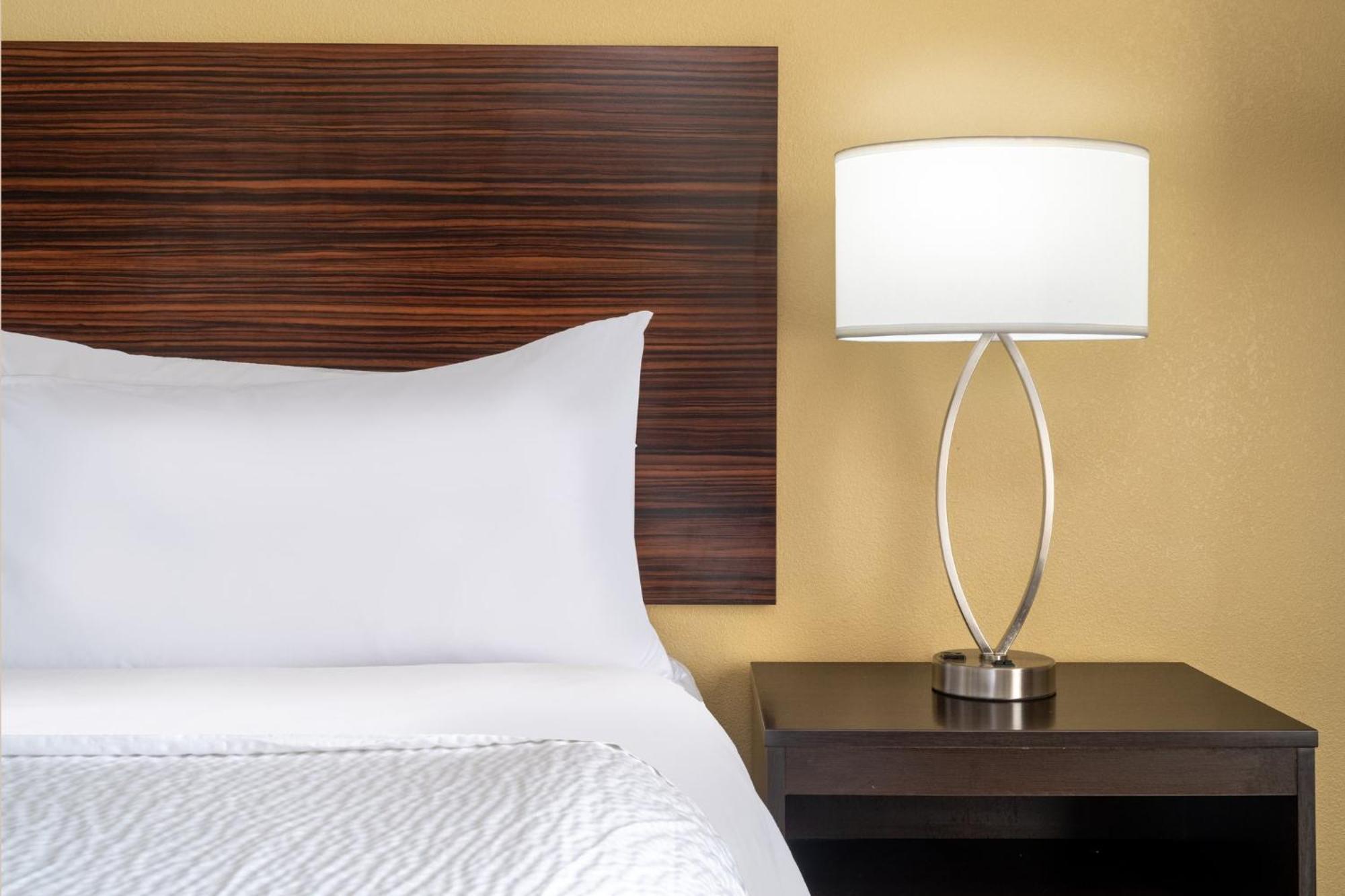King Room - Mobility Access/Hearing Accessible