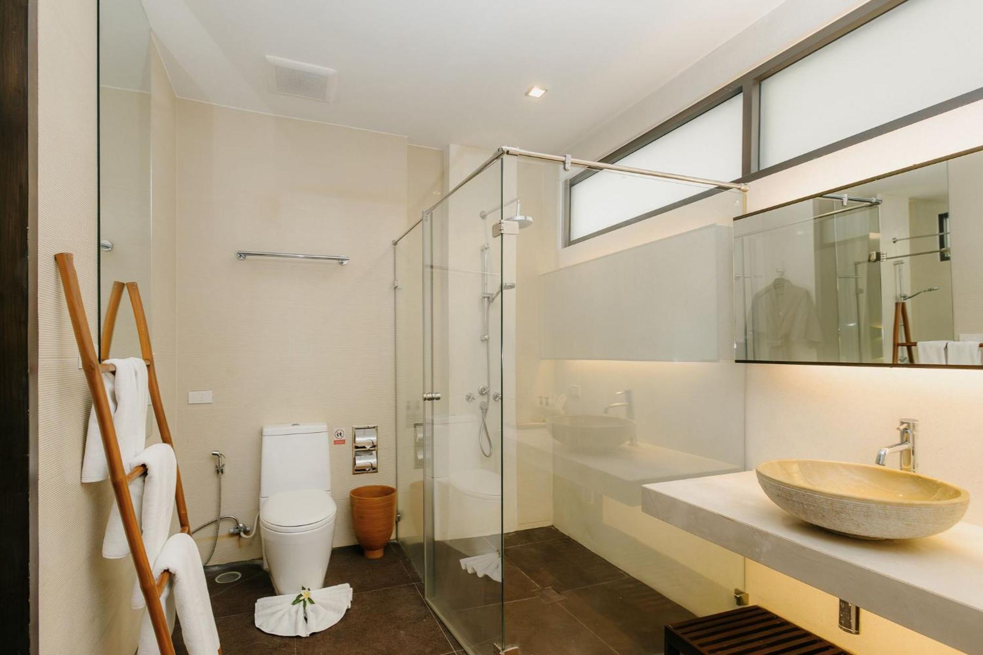 Two Bedroom Suite Sea View with free mini-bar