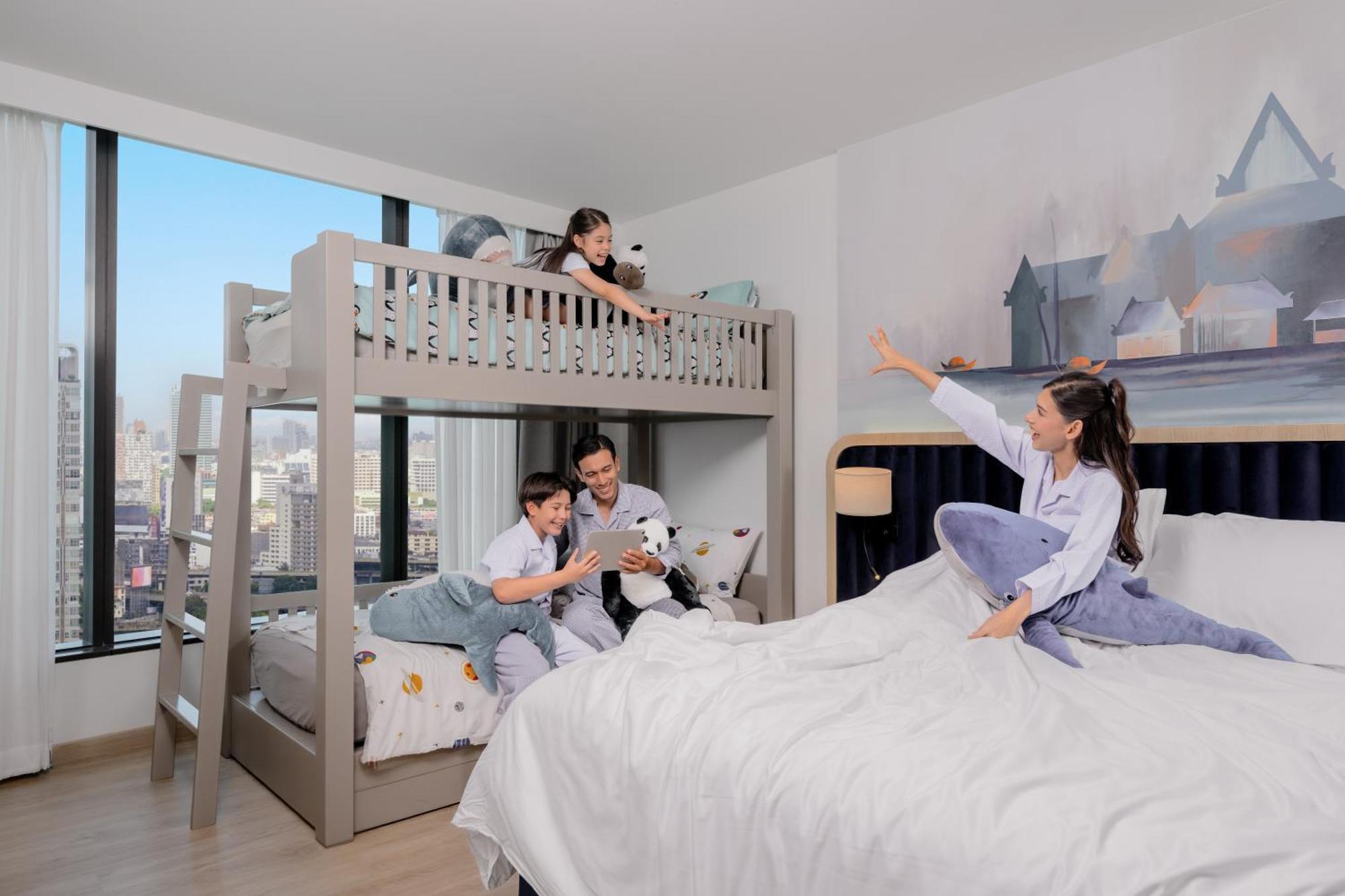 Family Room with Bunk Bed with City View