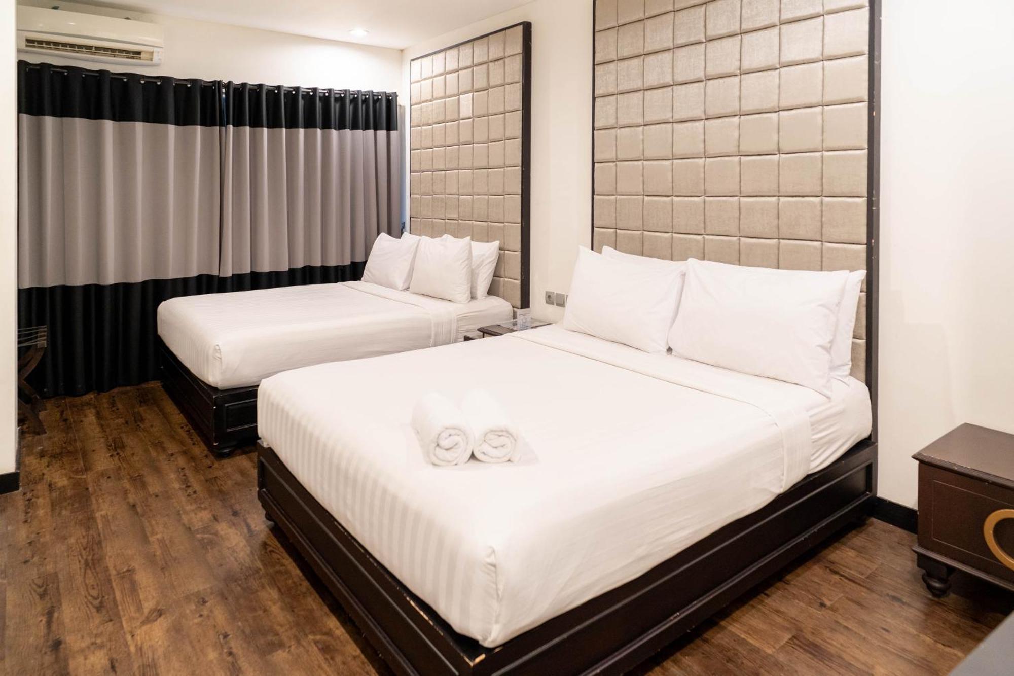 Deluxe Family Room