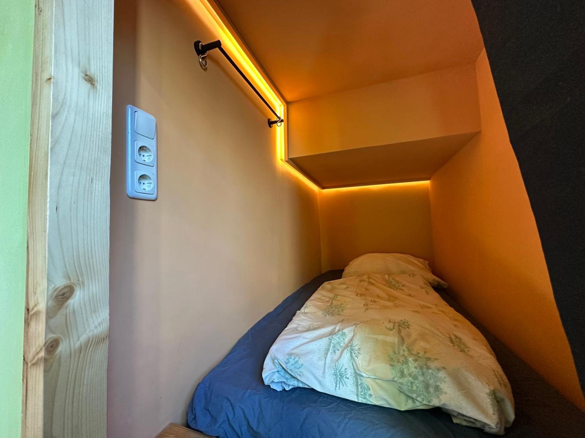 Bed in 6-Bed Mixed Dormitory Room