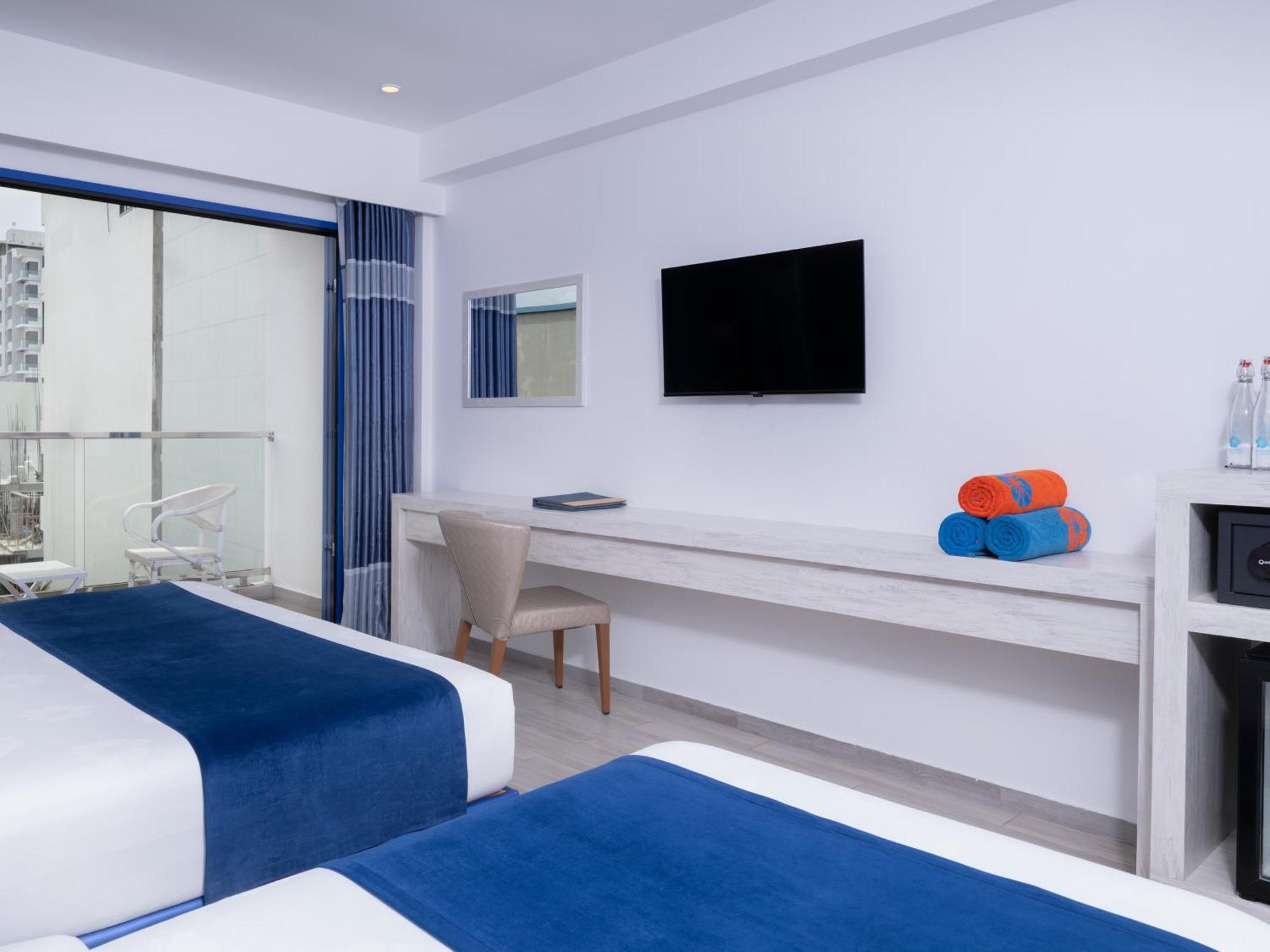 Deluxe Family Room City View with Balcony