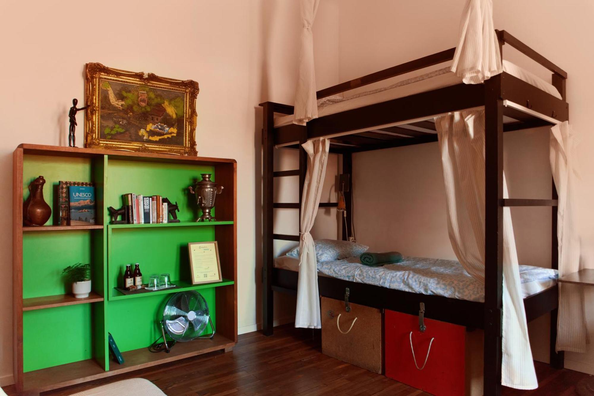 Bed in 6-Bed Mixed Dormitory Room