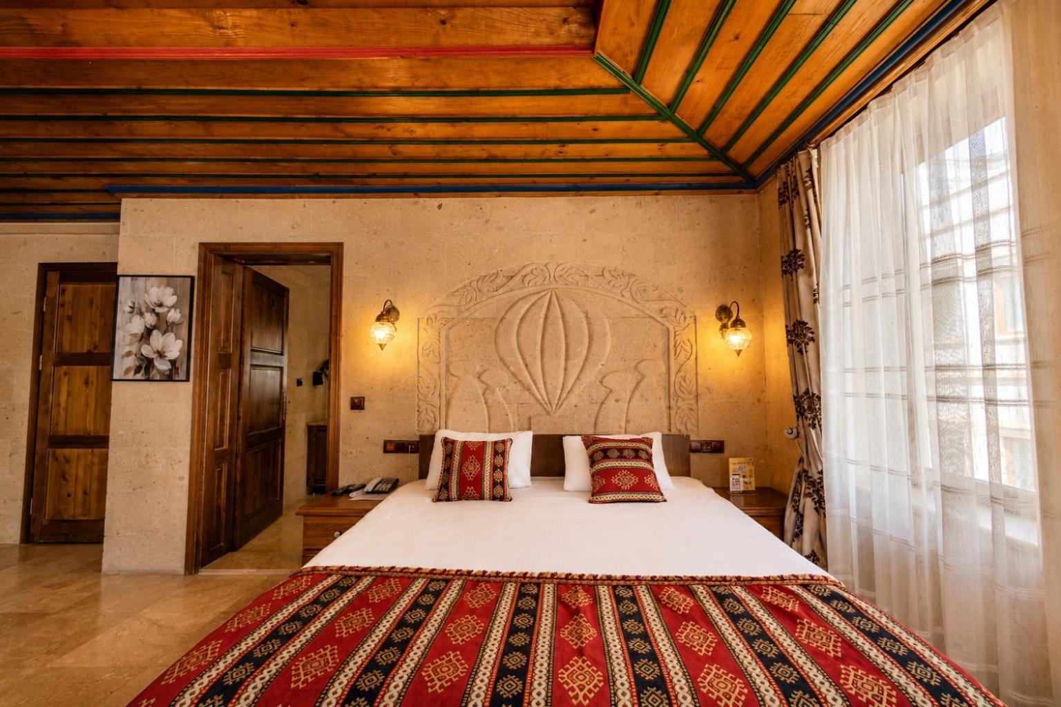 Queen Room with Balcony