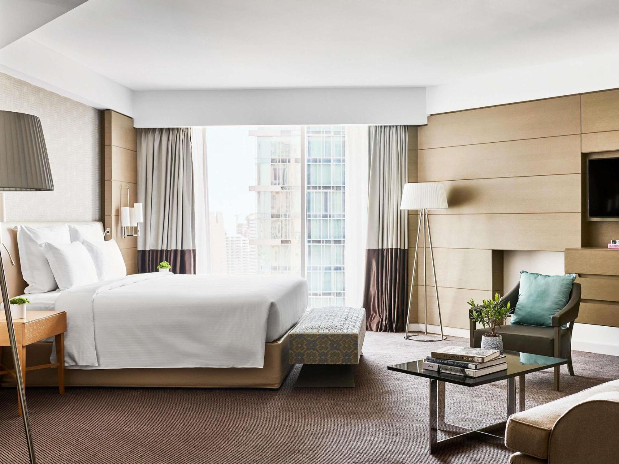 Executive King Suite - Lounge Access