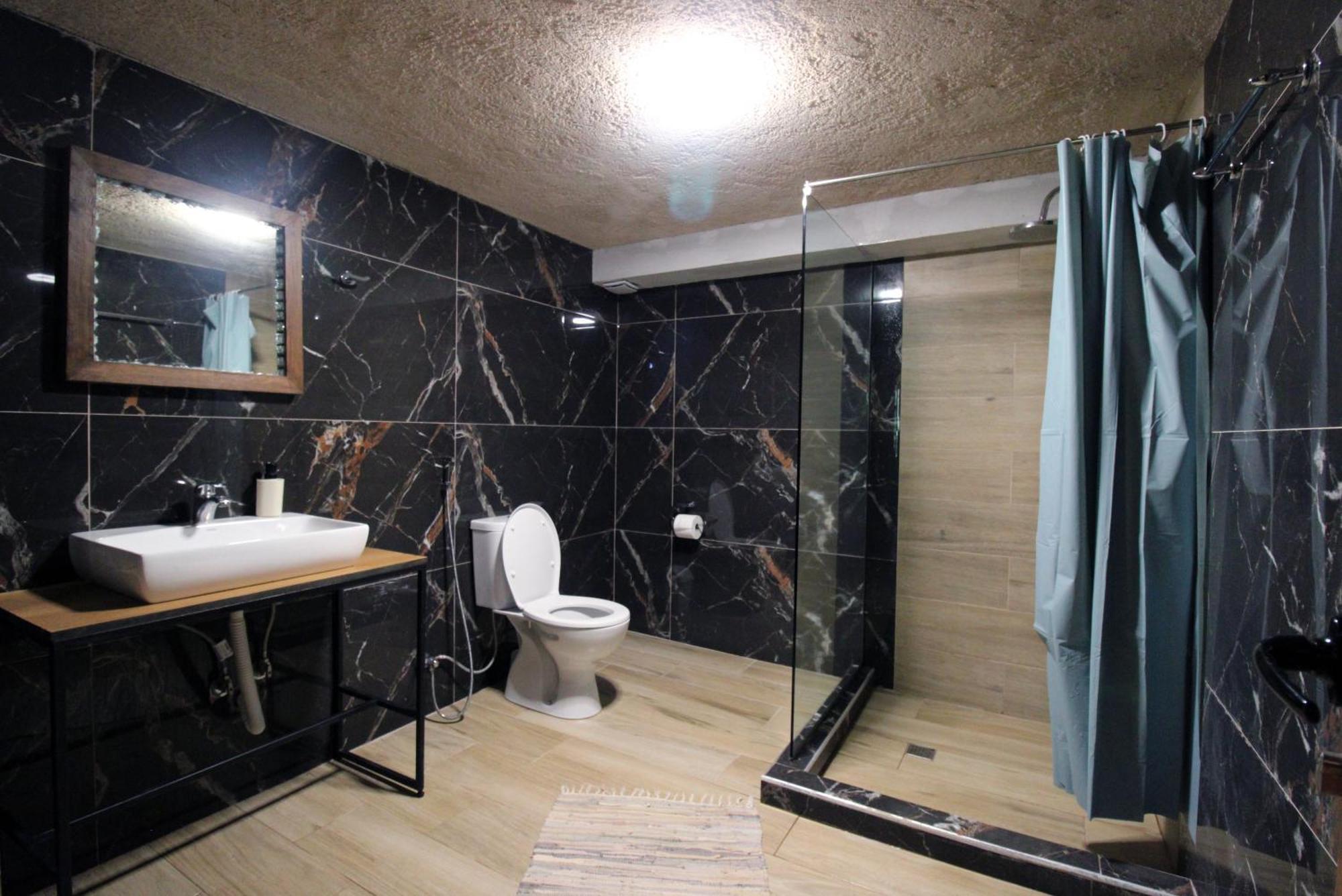 Deluxe Double Room with Shower