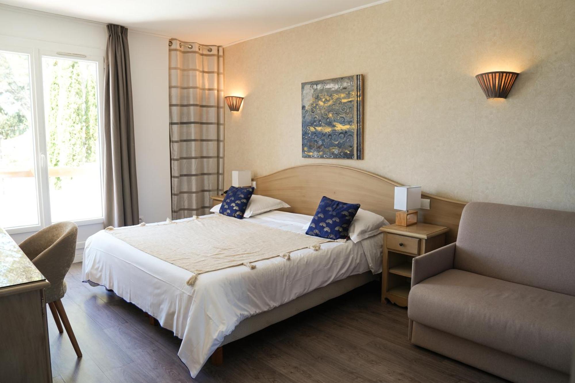 Superior Triple Room with Pool View