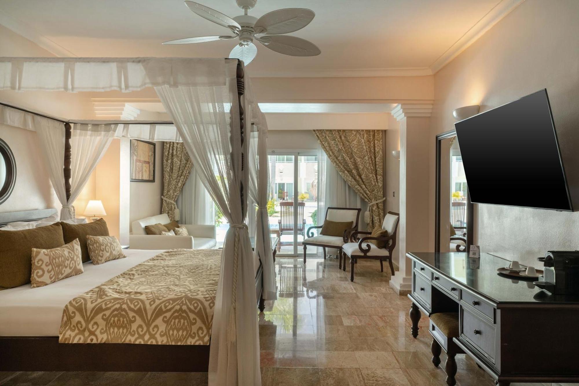 Junior Suite Swim Out