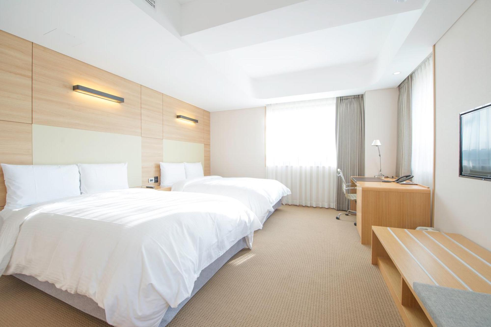 Family Suite (2 Double Beds)