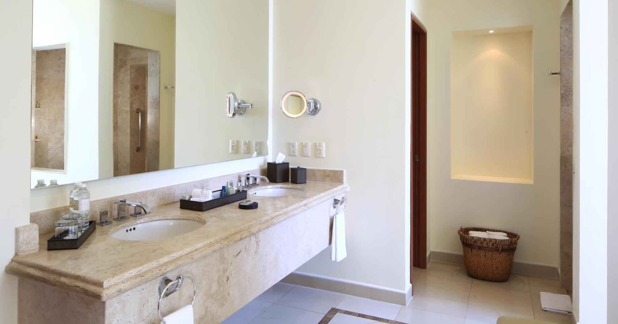 1 Bedroom Governor Suite