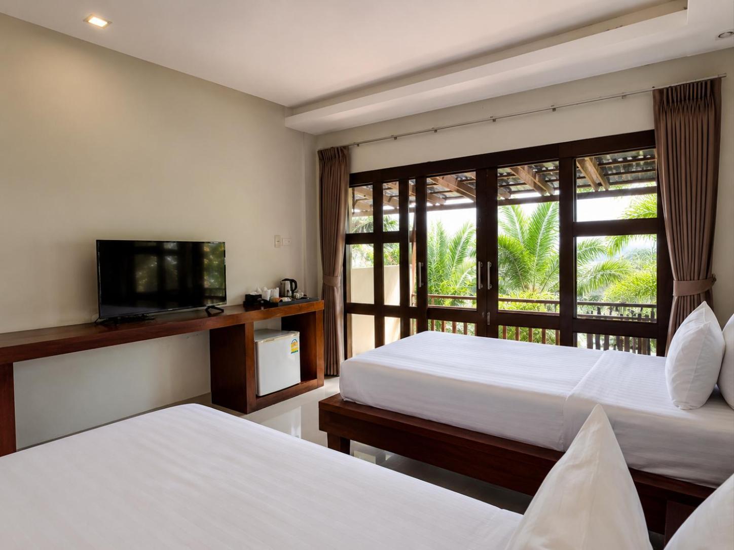 Hillside Room with 2 Single Beds