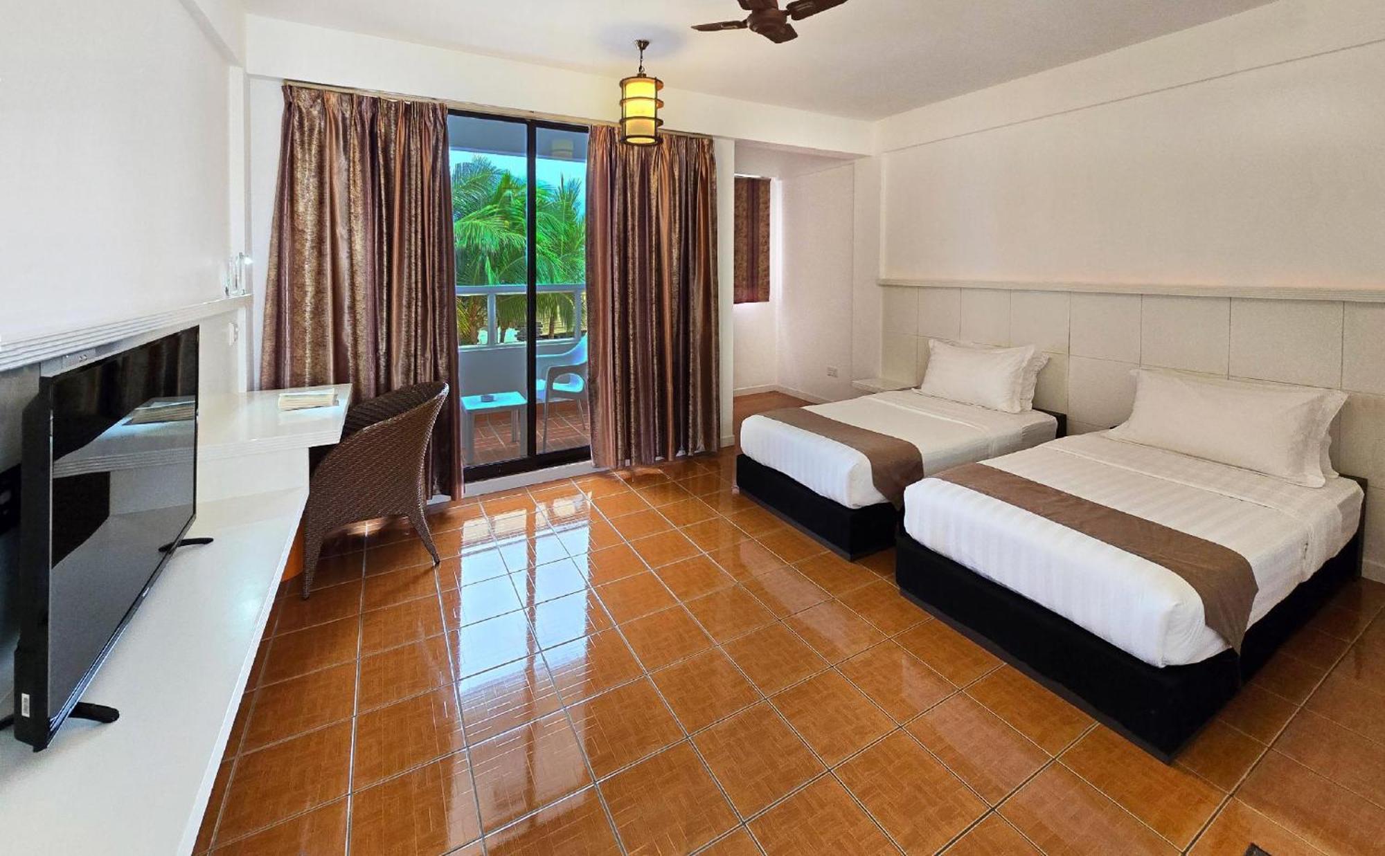 Deluxe Twin Room with Beach View